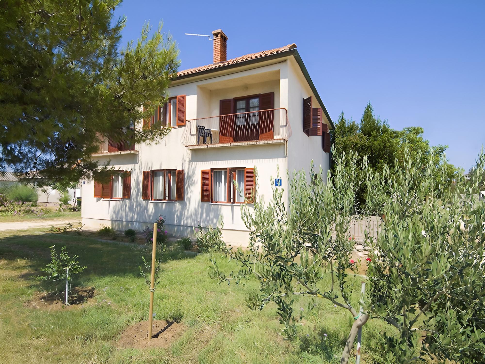 Mirko - 100m From the sea - A2