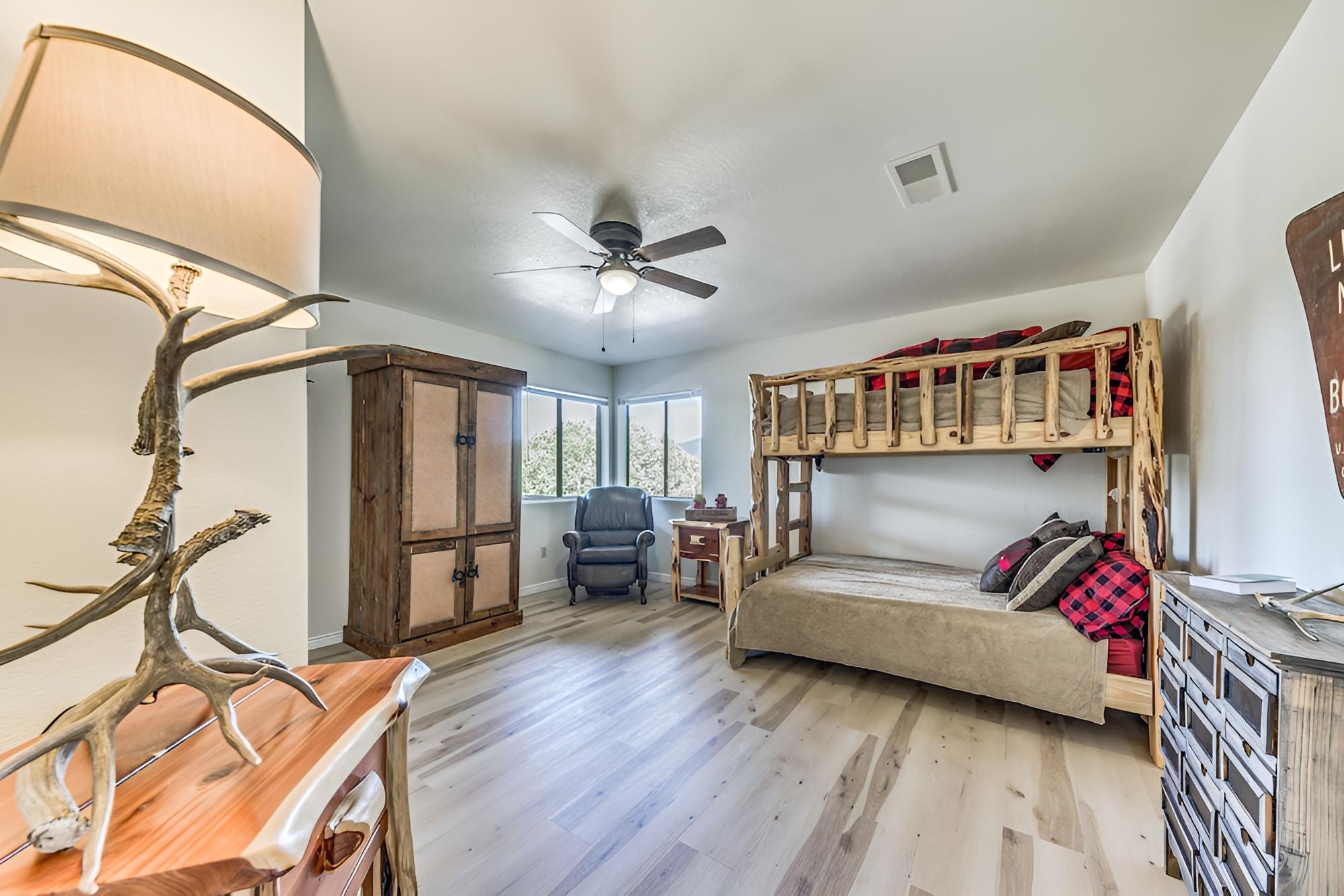 High Rolls Cabin w/ Decks: 11 Mi to Ski Cloudcroft
