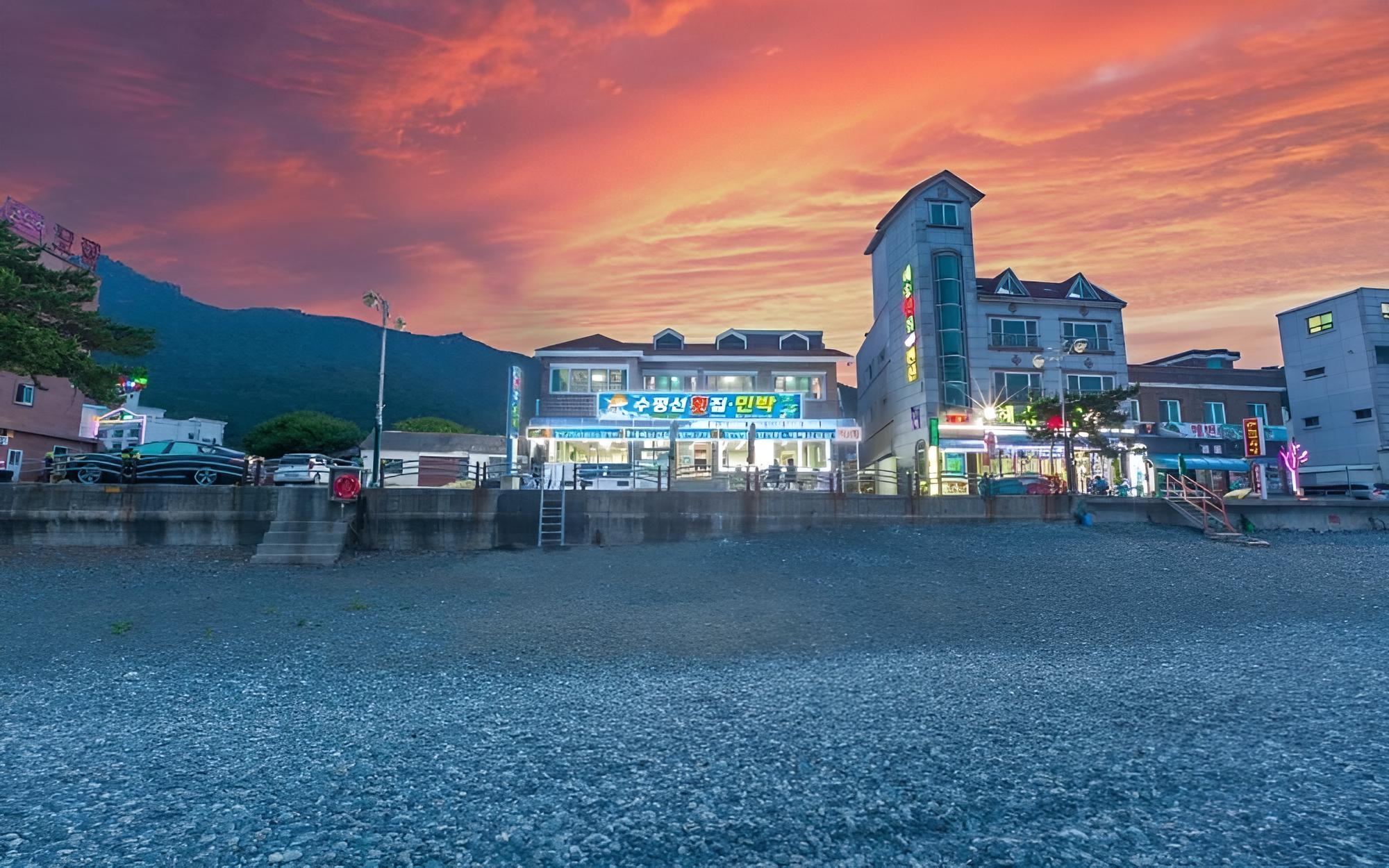 Geojedo Haeseong Beach Pension