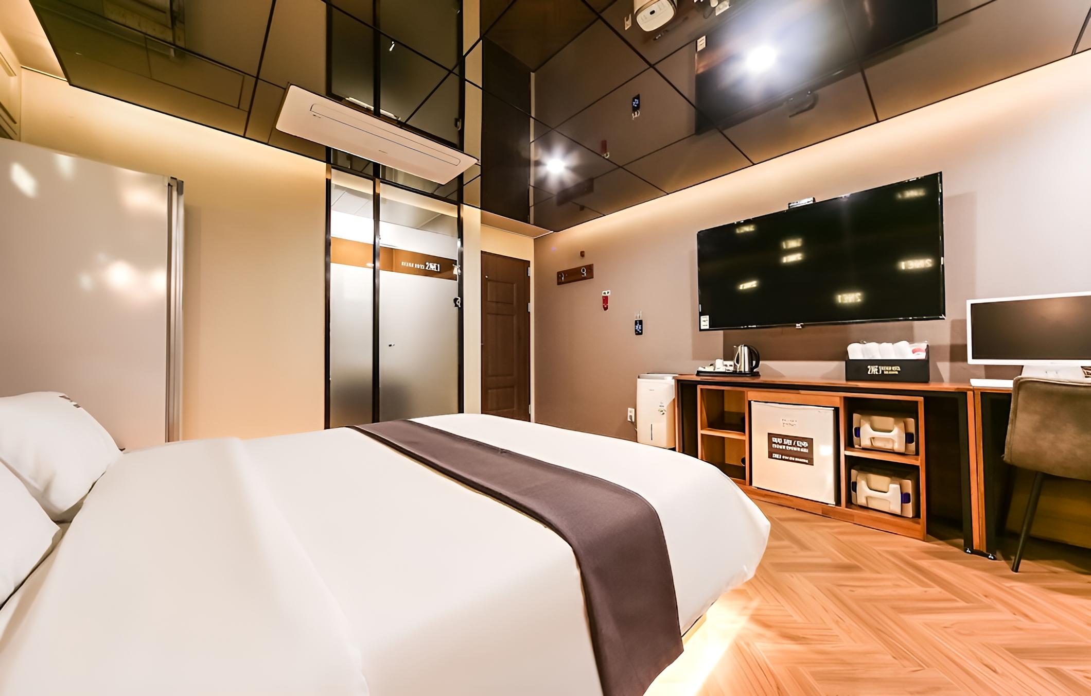 Design Hotel 2ne1 Jukdo Market Pohang