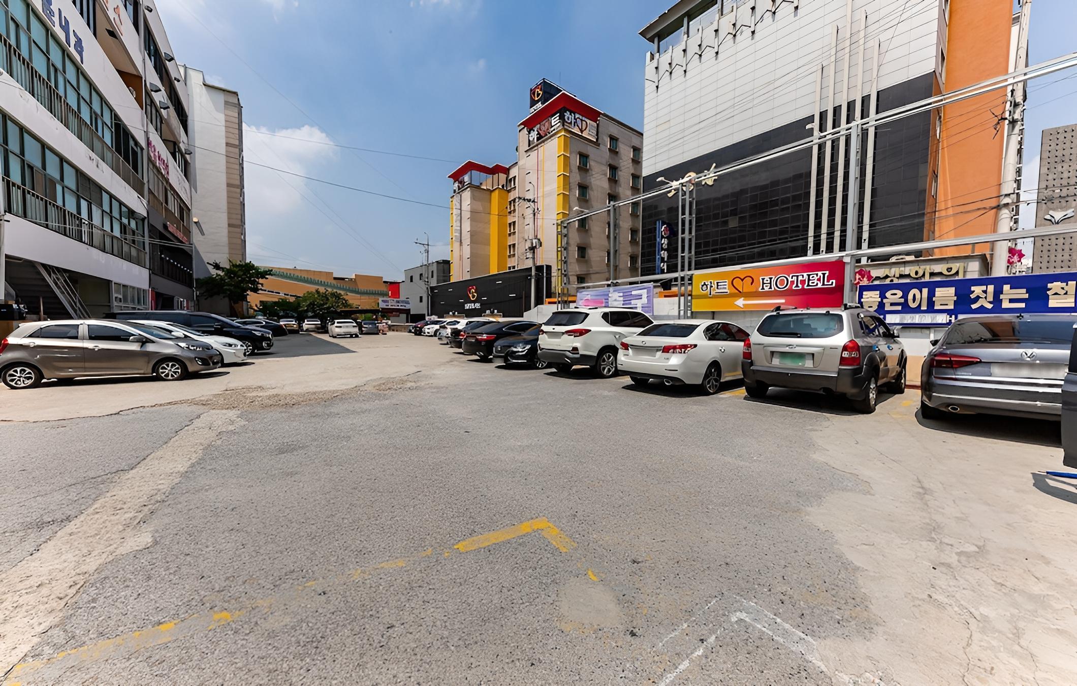 Cheonan Hotel Heart view 3