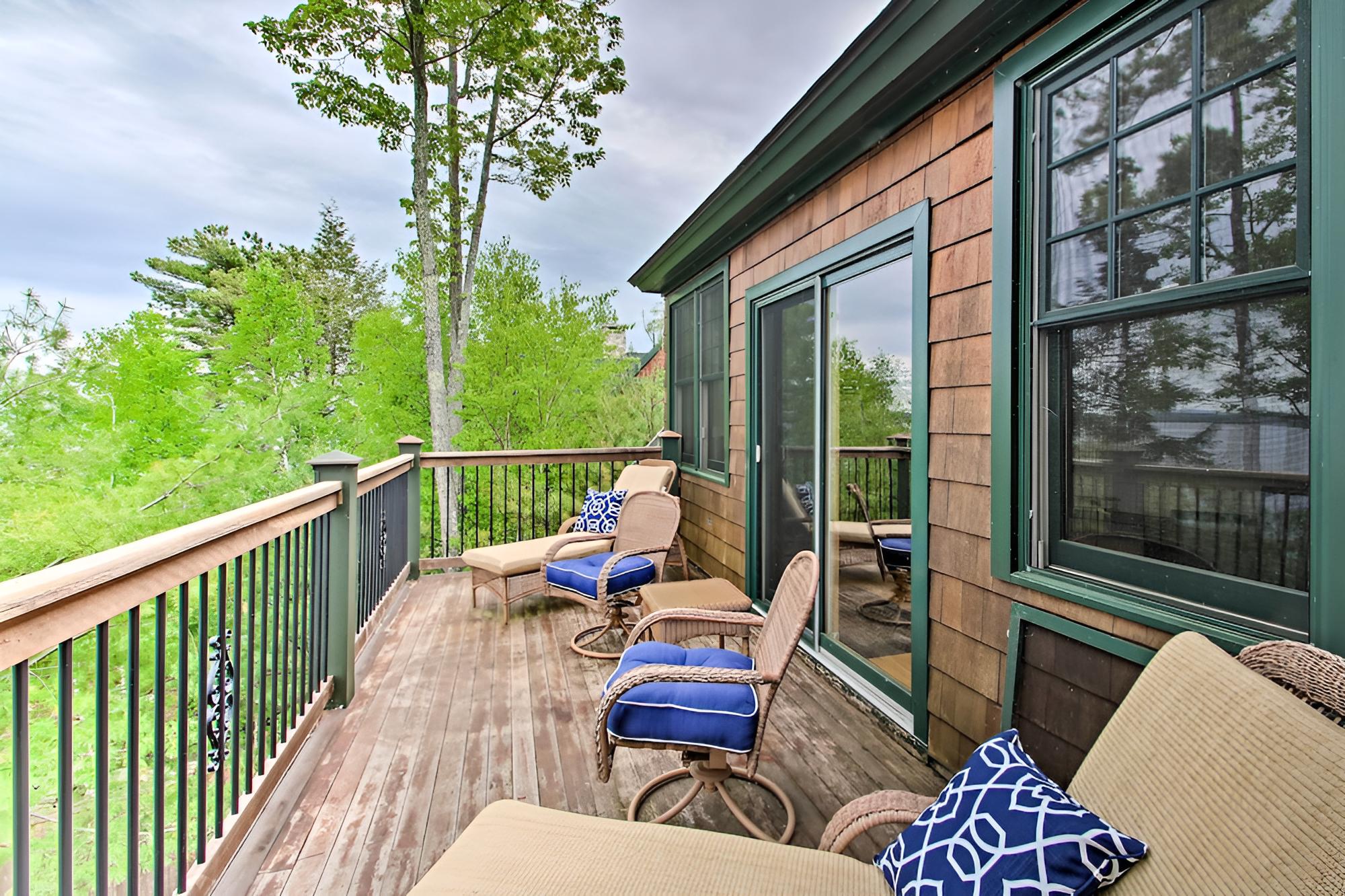 Lakefront Alton Bay Home W/movie Theater+dock
