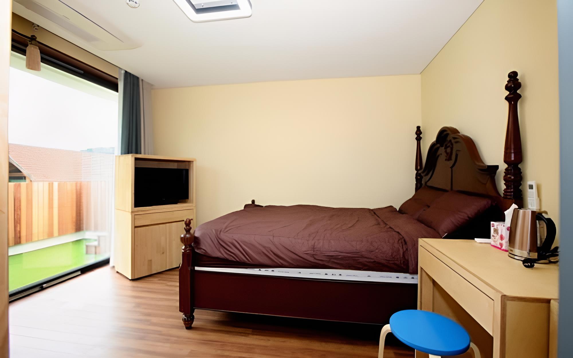 Photo 12