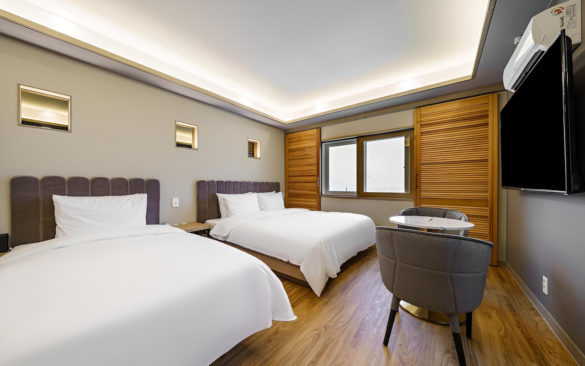 Geojedo Jangseungpo Hotel Pause view 5