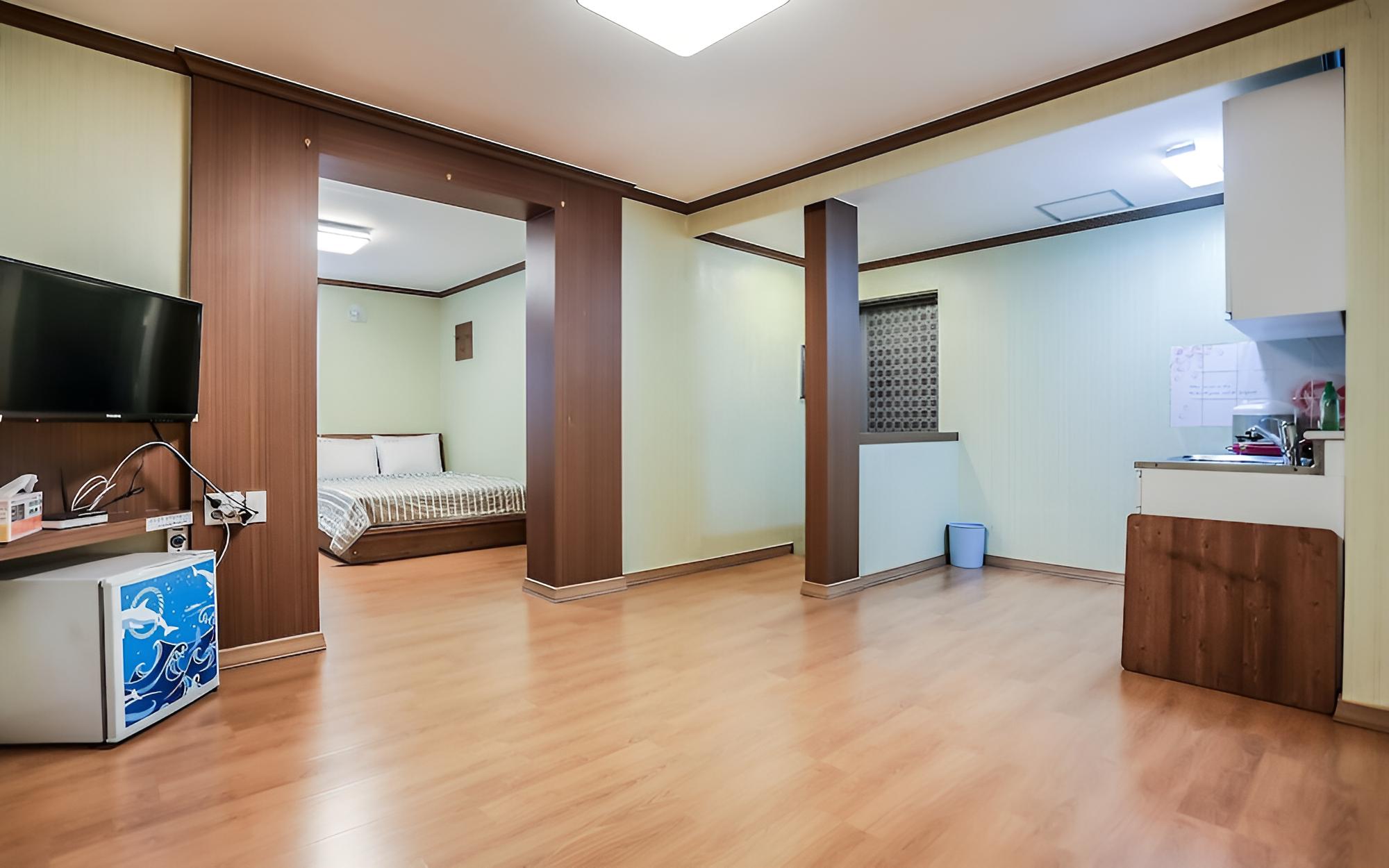 Gangneung Gyeongpodae Eroom