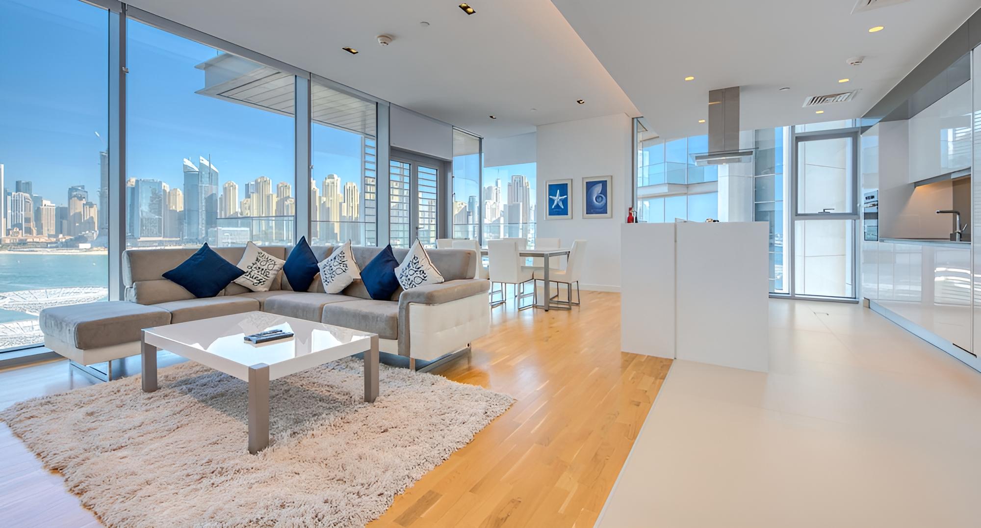 Beautiful Large 3 B/R Apt in BlueWaters Island