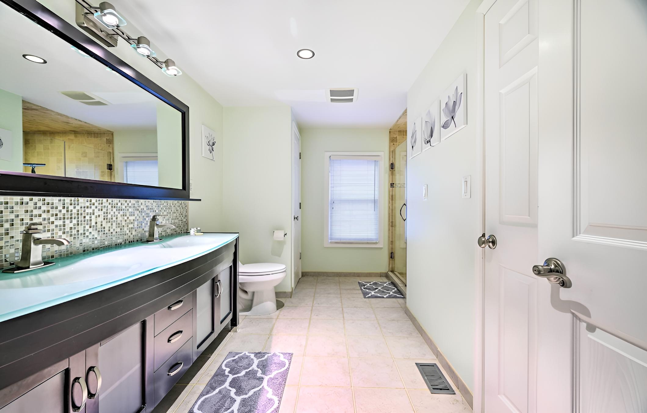 East Stroudsburg House w/ Hot Tub + Pool!