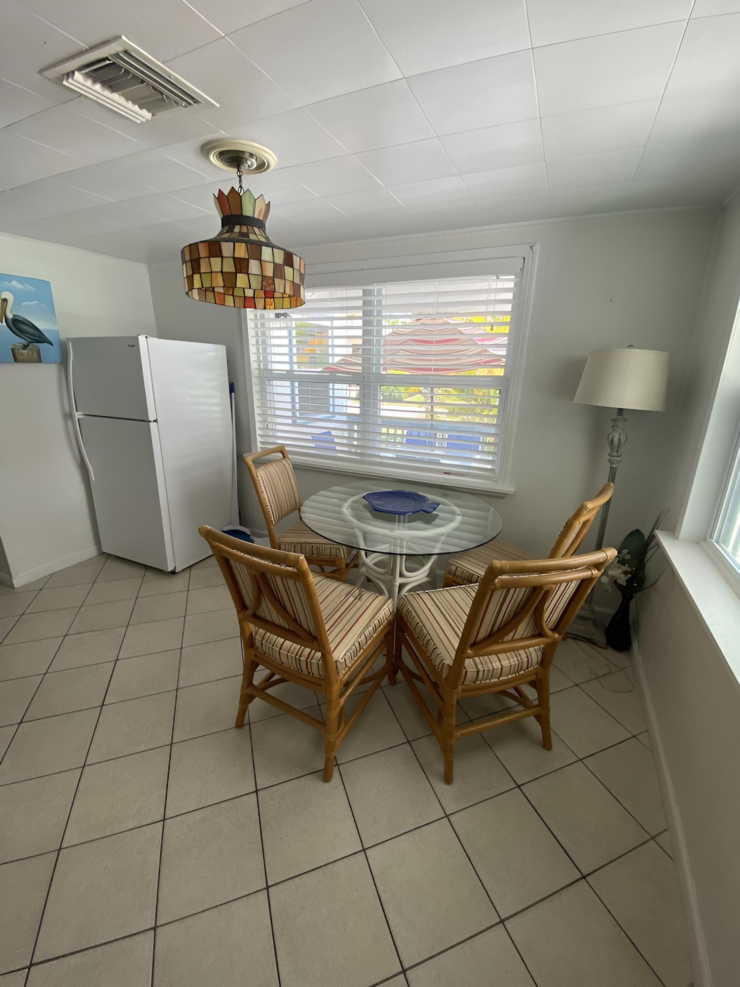 Tropical Winds Motel & Cottages