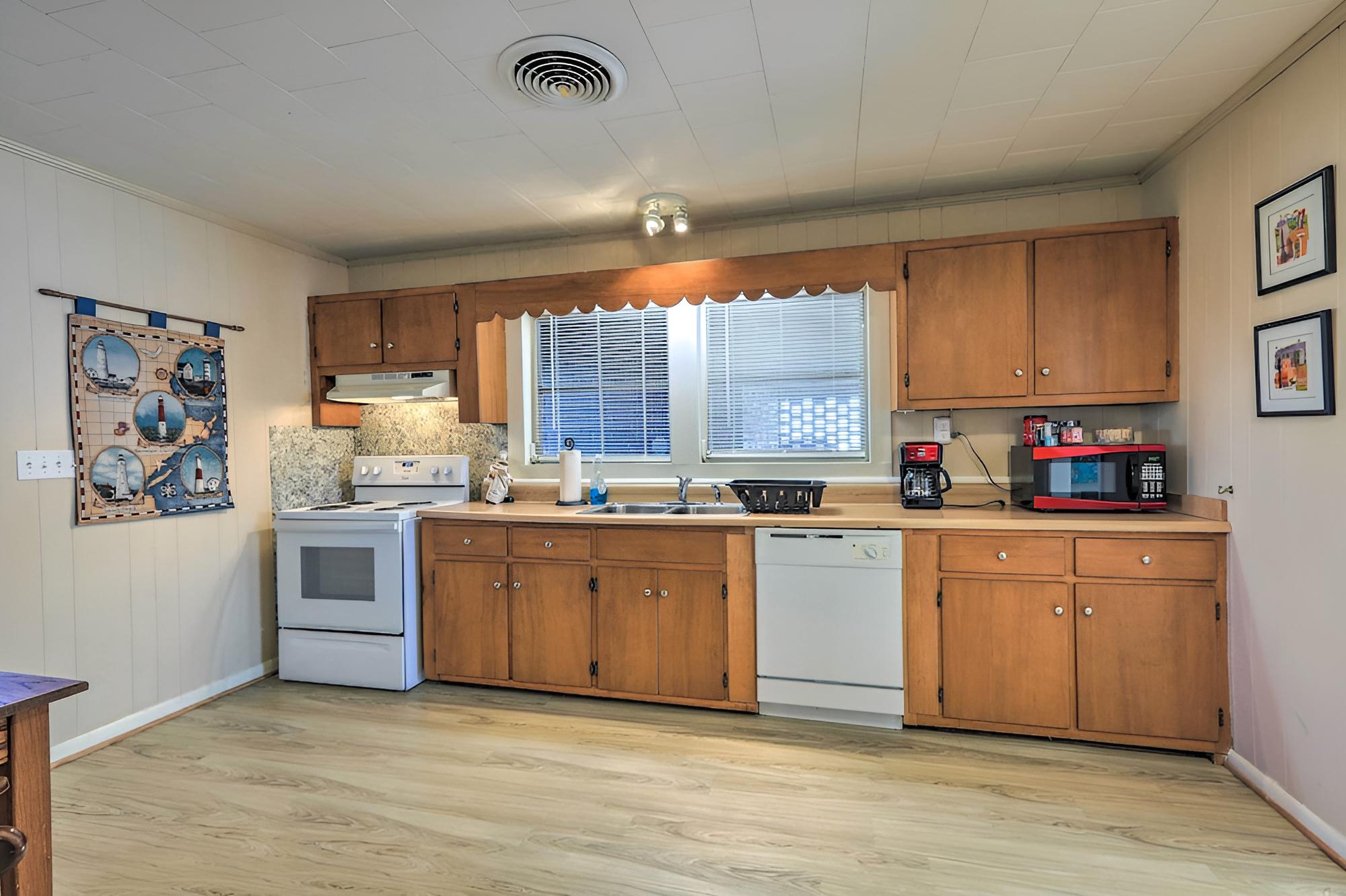 Lutherville Home Close to Shopping + More!