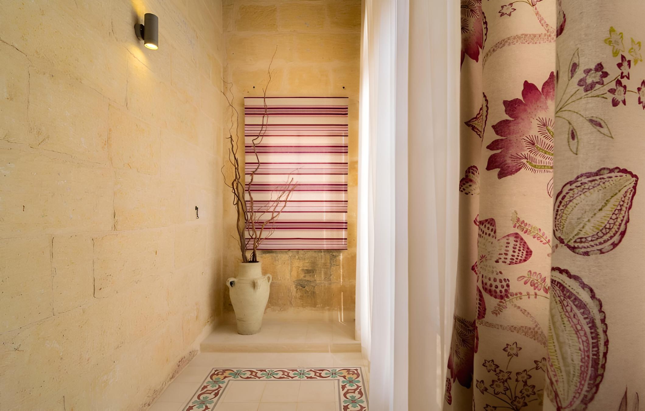Kikka - Xaghra Holiday Home view 5