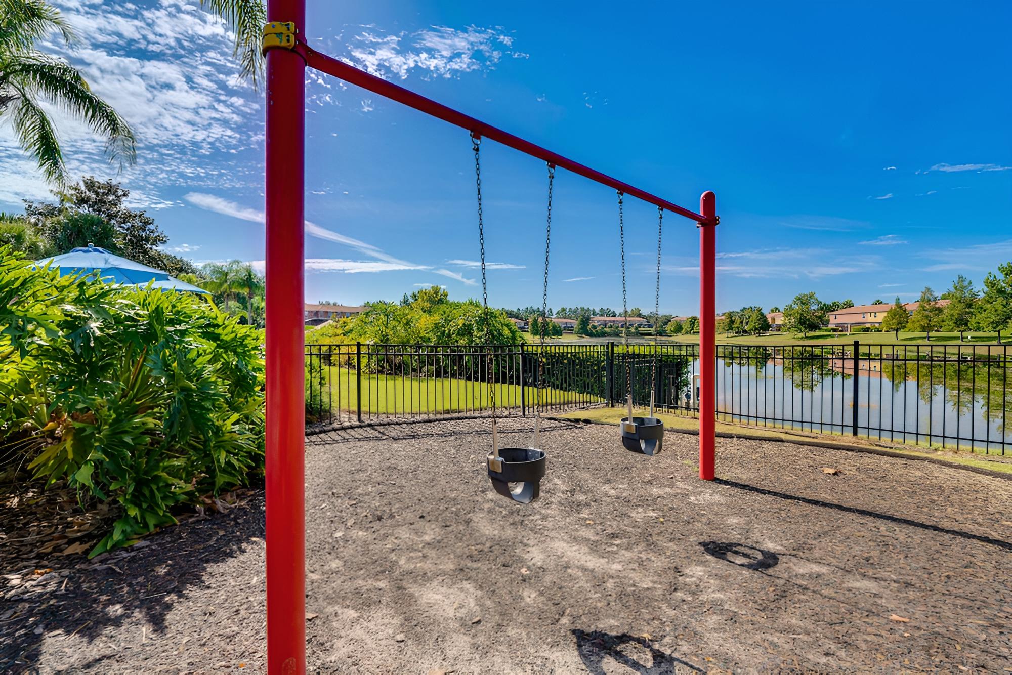 Kissimmee Townhome w/ Lanai: 4 Mi to Disney World!