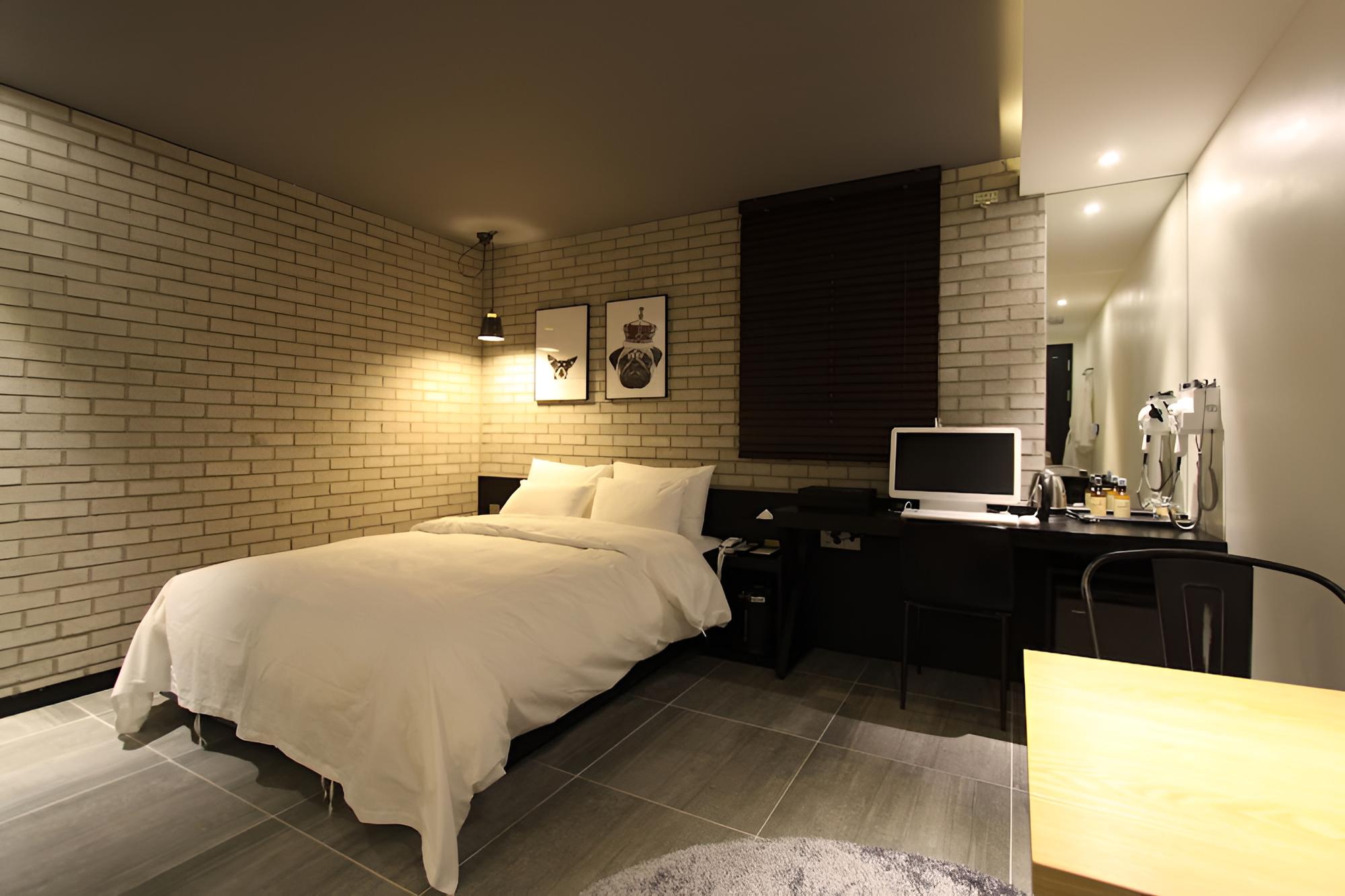 Yeoksam Premier Hotel XYM