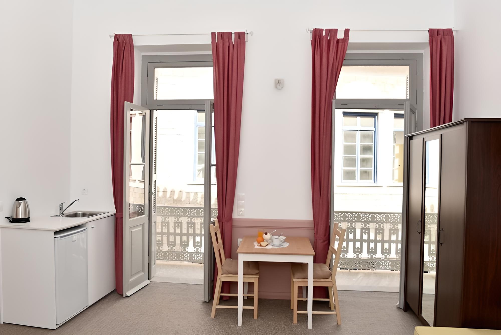 Douskos Guesthouse