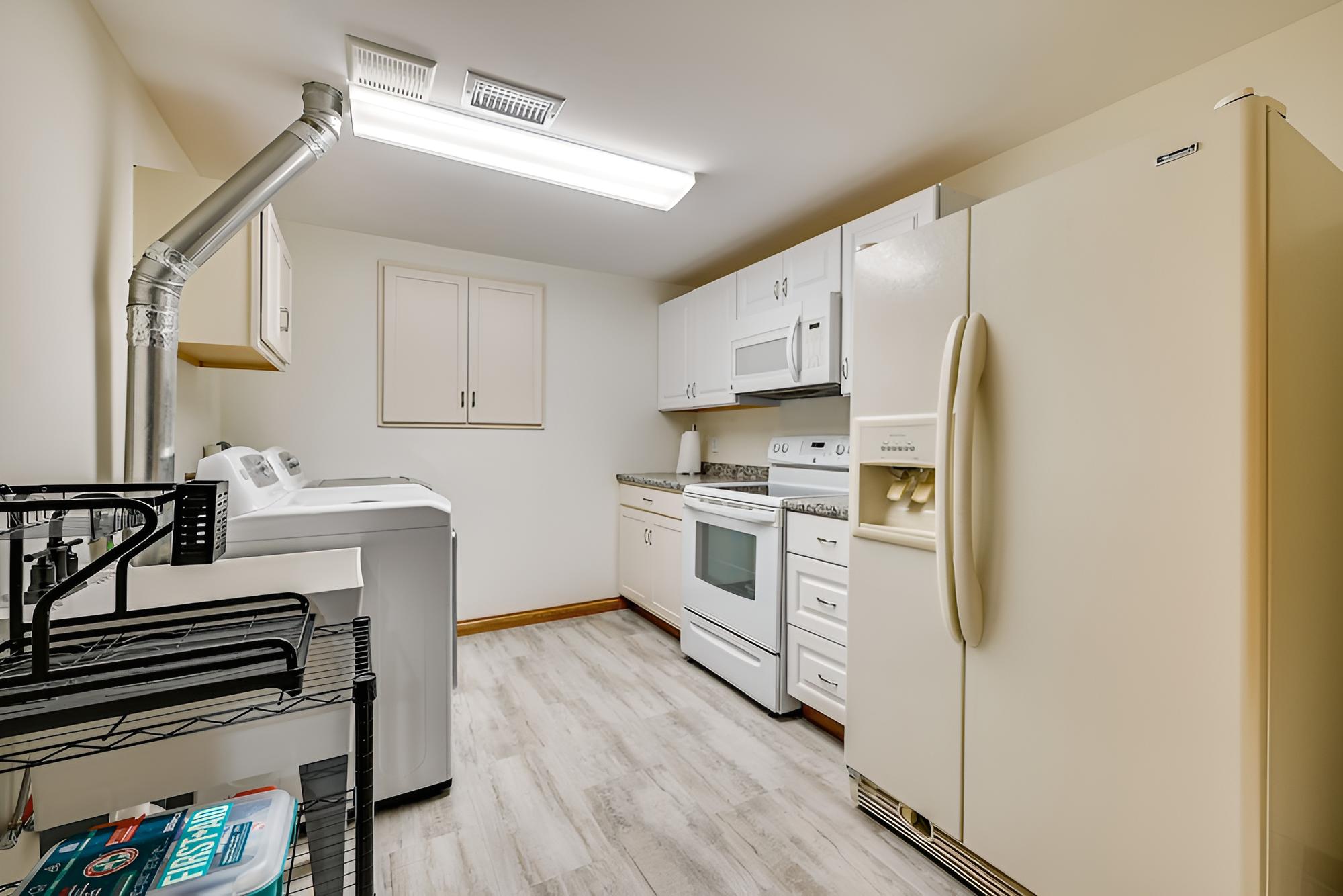 Indiana Studio 6 Miles to Downtown Huntingburg