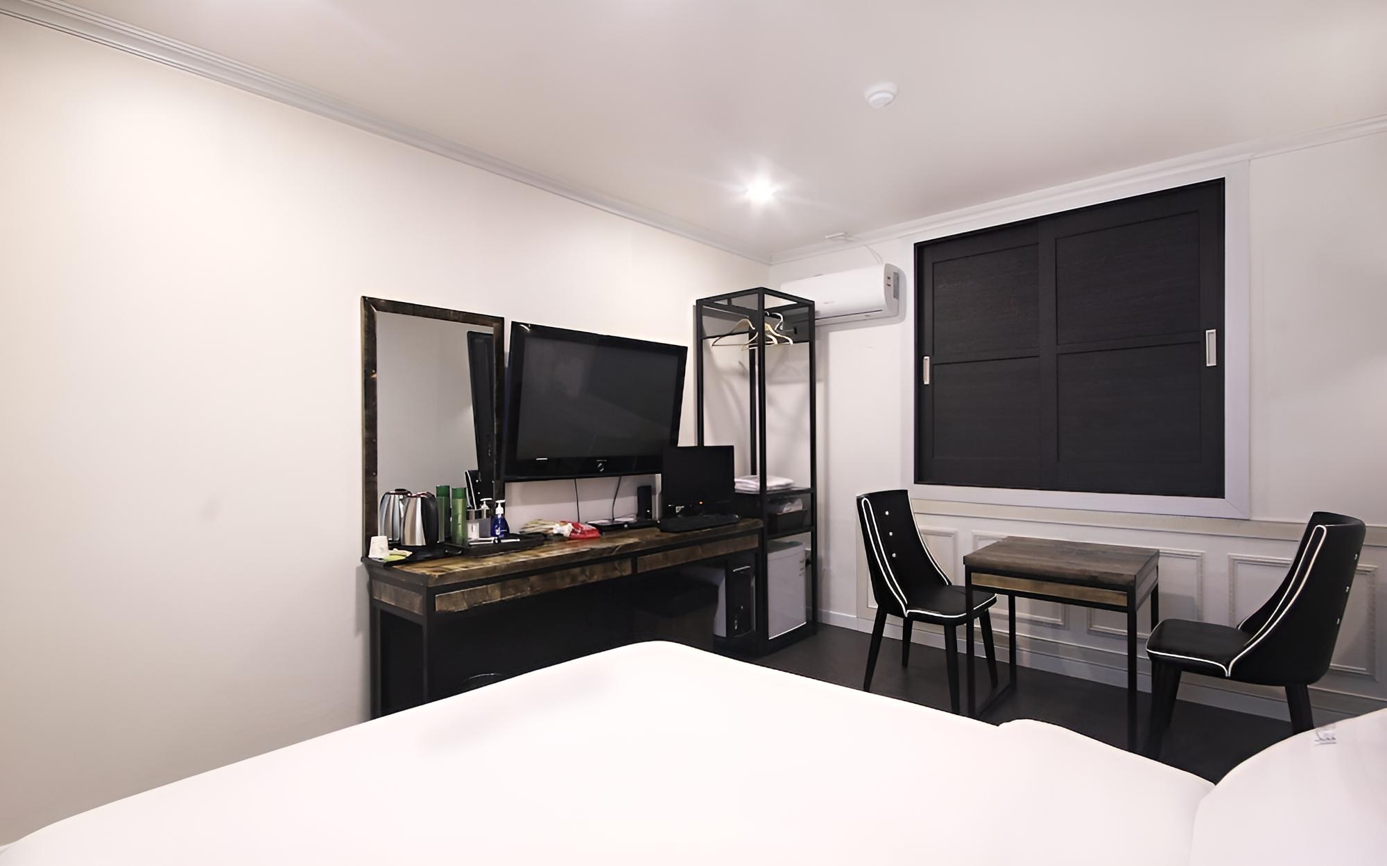 Gunsan Hotel Stay