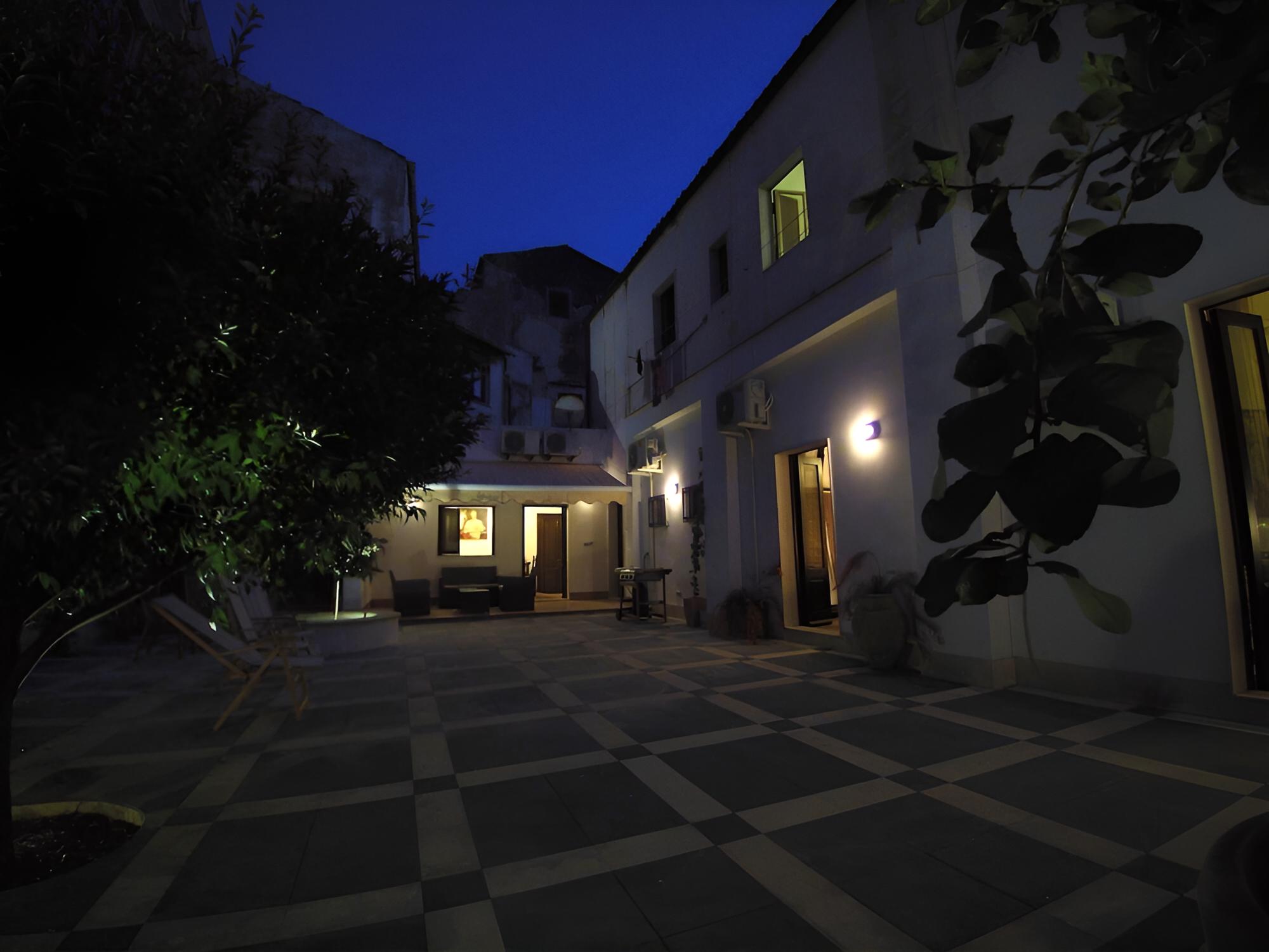 Patio Mirabella in Siracusa view 2