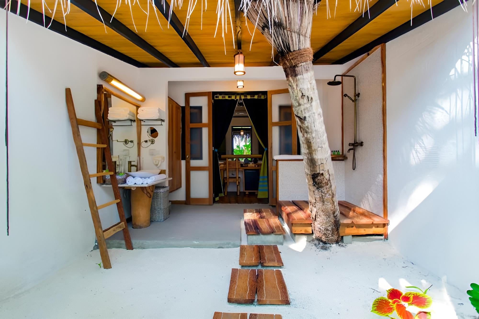 aaaVeee Nature's Paradise photo 5