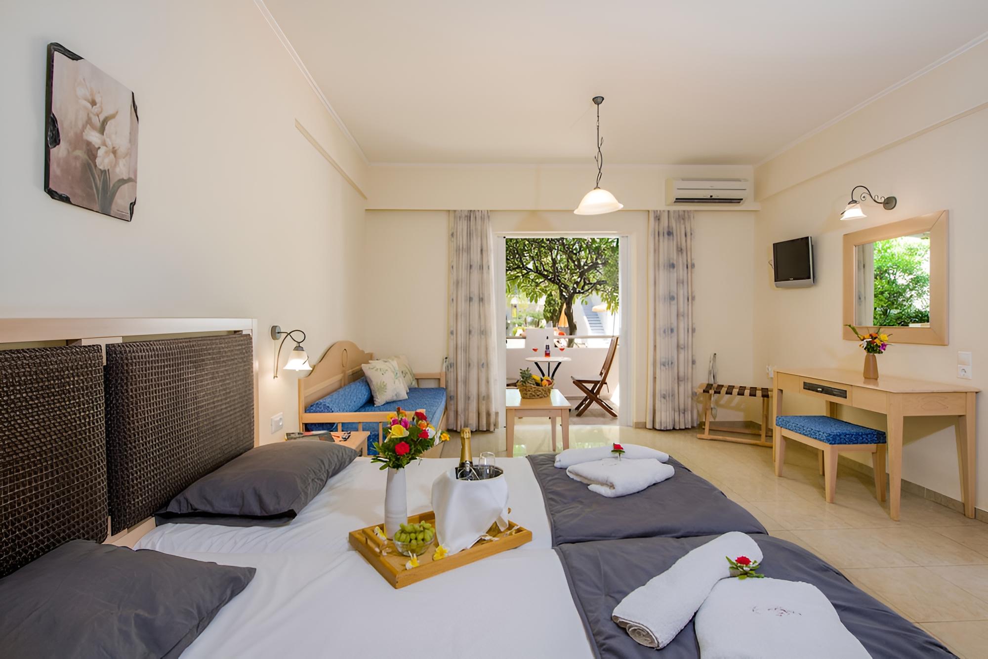 Toxo Hotel & Apartments