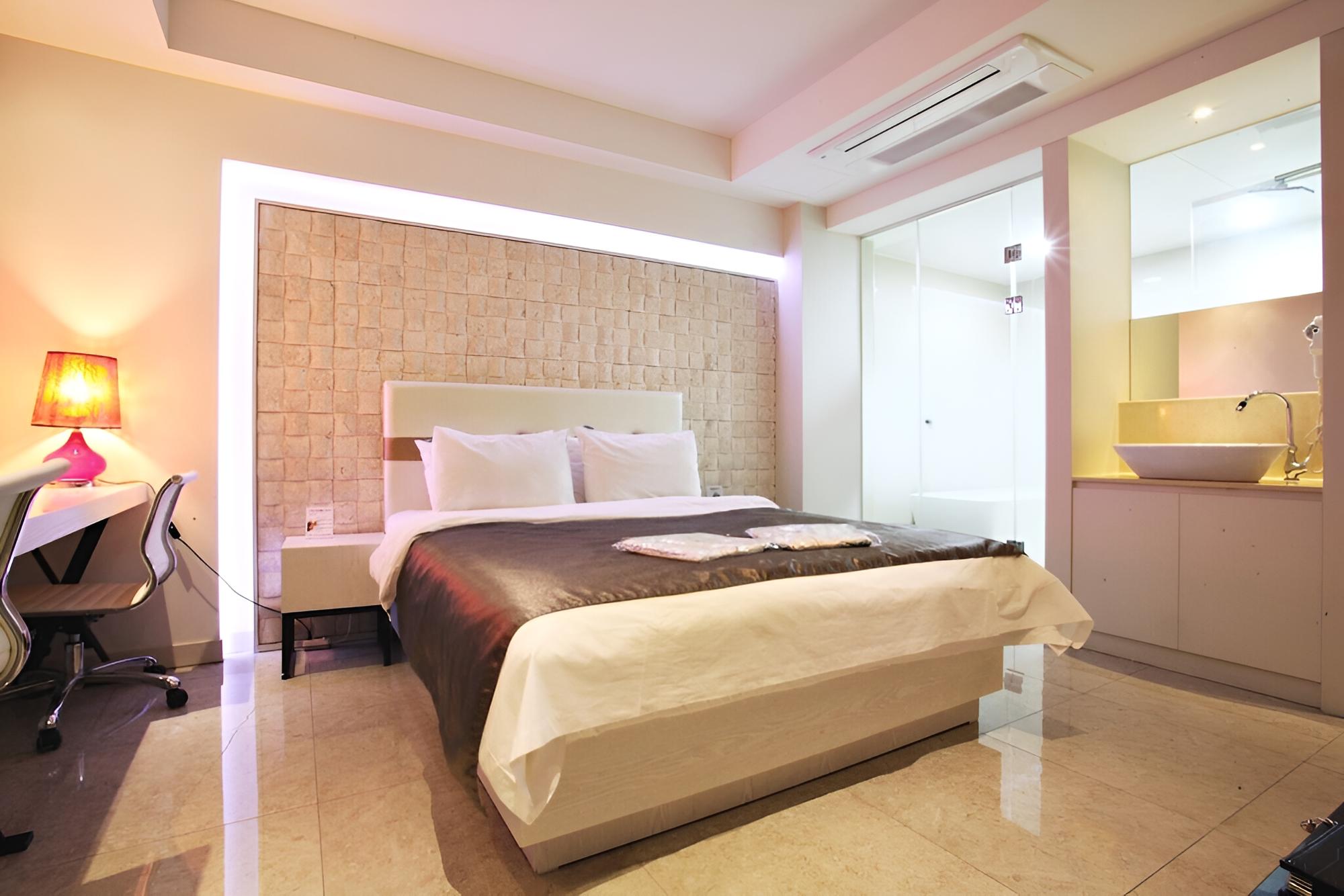 Suwon Yeongtong Bali Hotel view 4