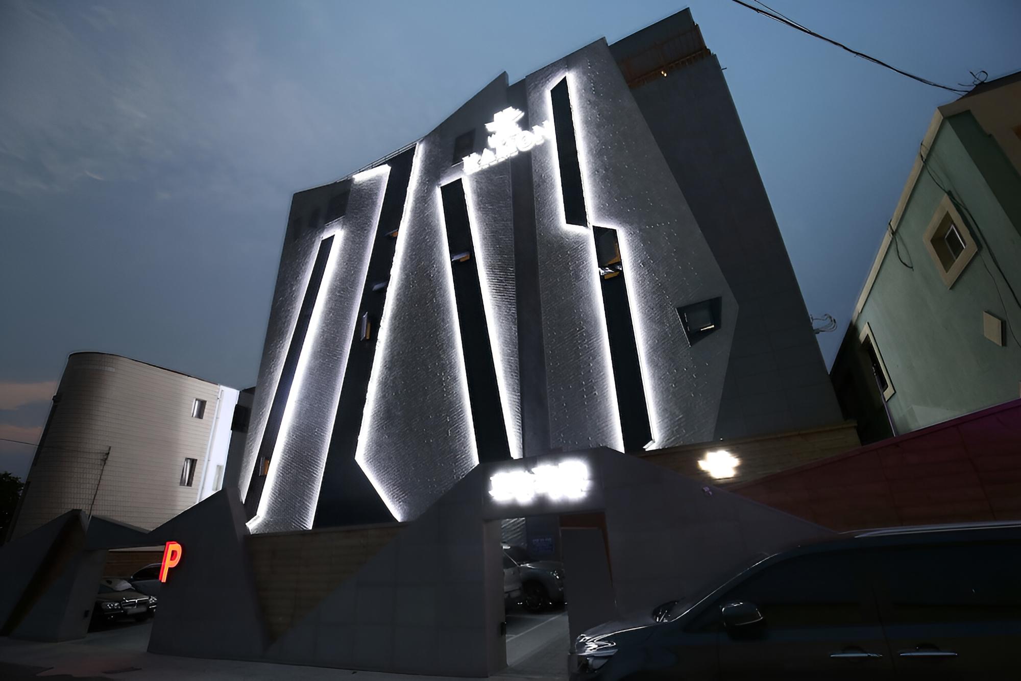 Seocheon Hotel Kamon