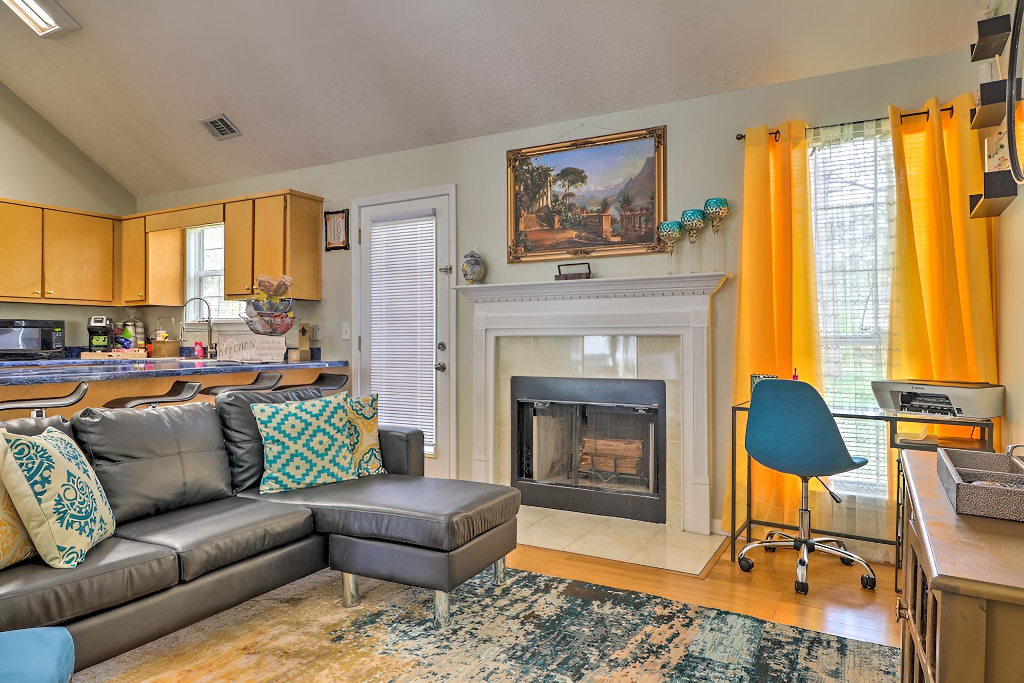 Classic Southern Family Home - 6 Mi to Atlanta!