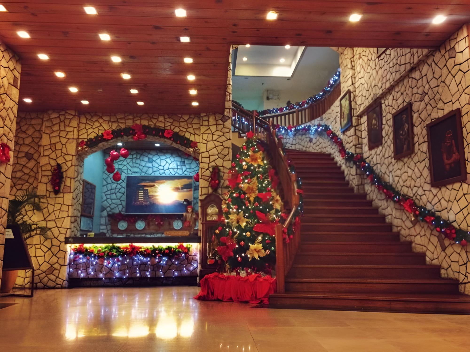Pines View Hotel