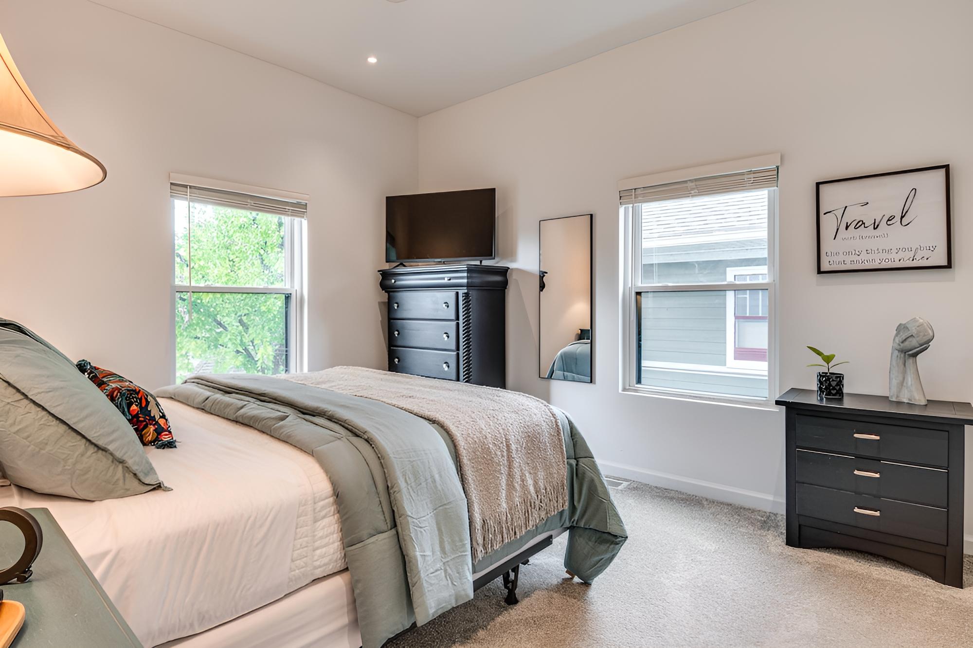Indianapolis House ~ 3 Mi to Downtown Indy!
