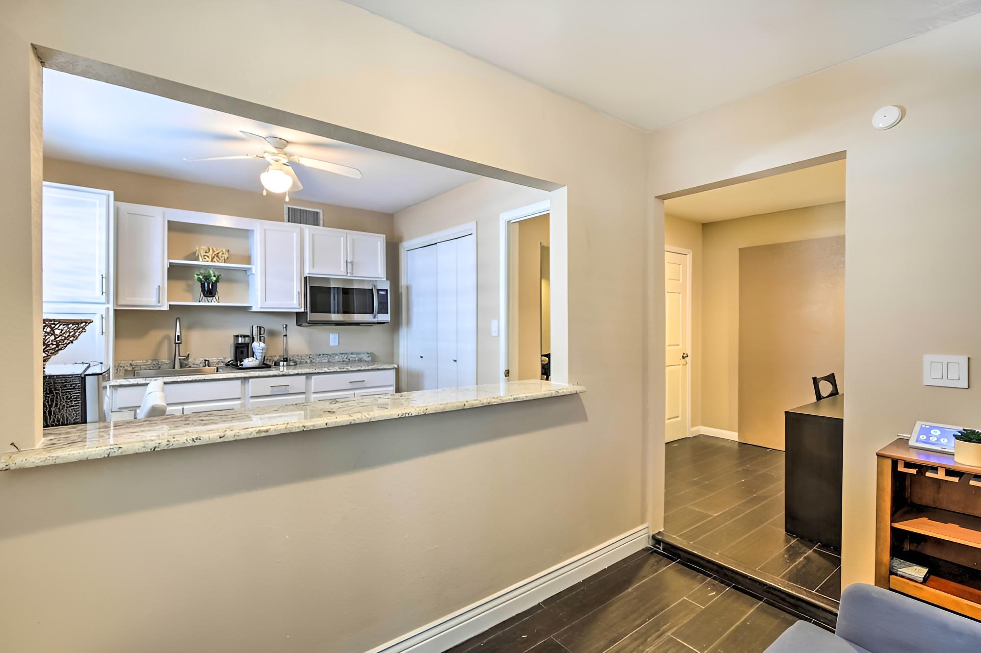 Bright El Paso Studio Near Area Attractions!