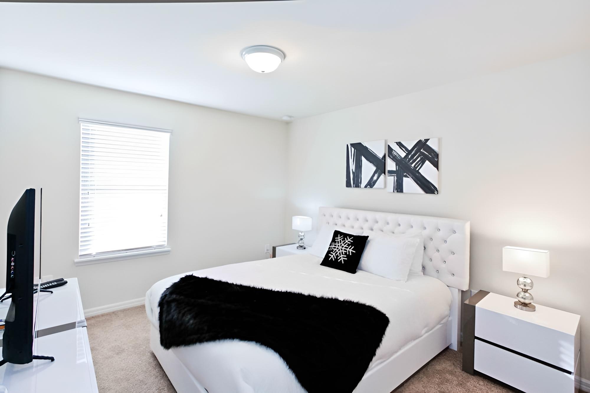 Windsor at Westside 9017 - Image 2