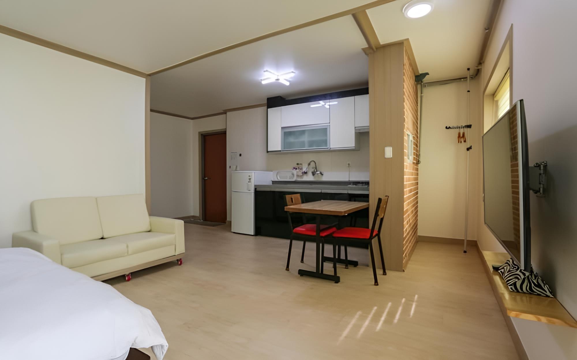 Goseong Daori Pension