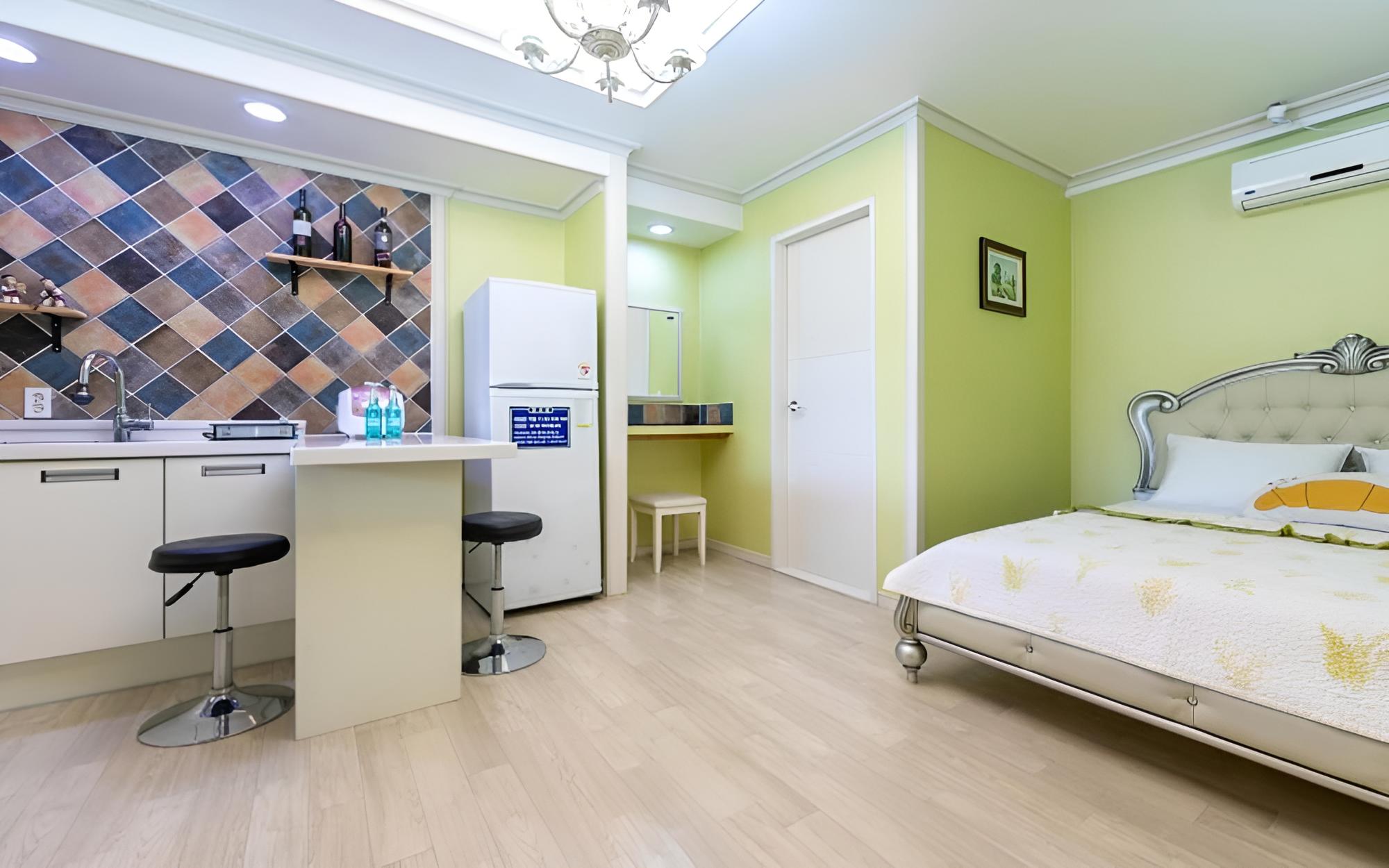 Gurye Dandelion Travel Pension