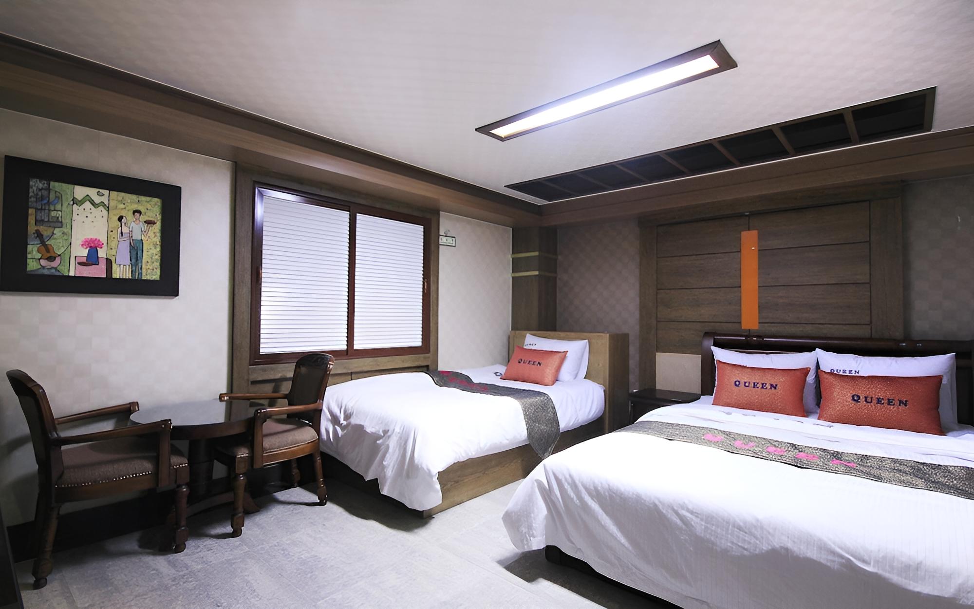 Pohang Youngil Univ Hotel Queens