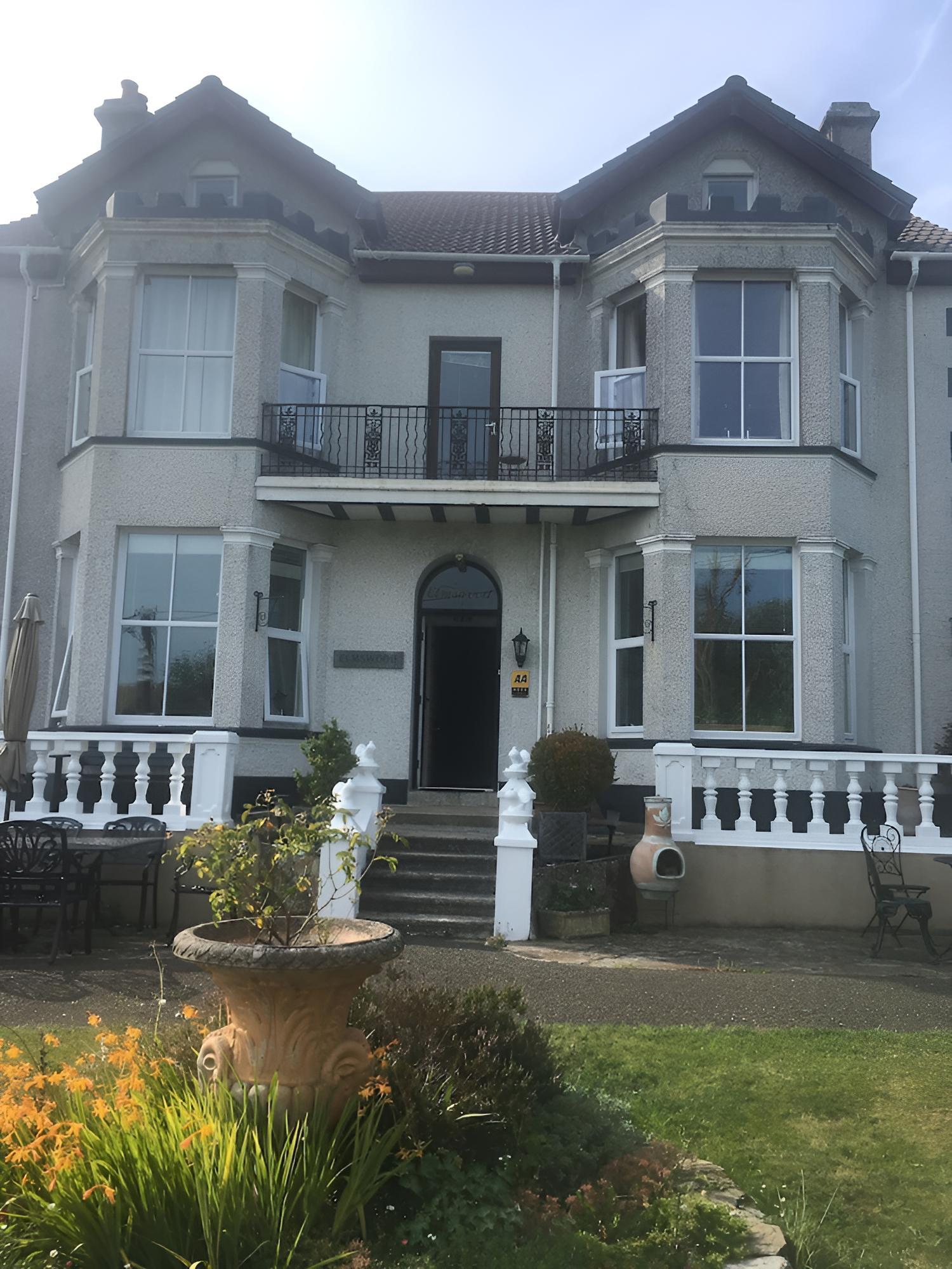 Elmswood House