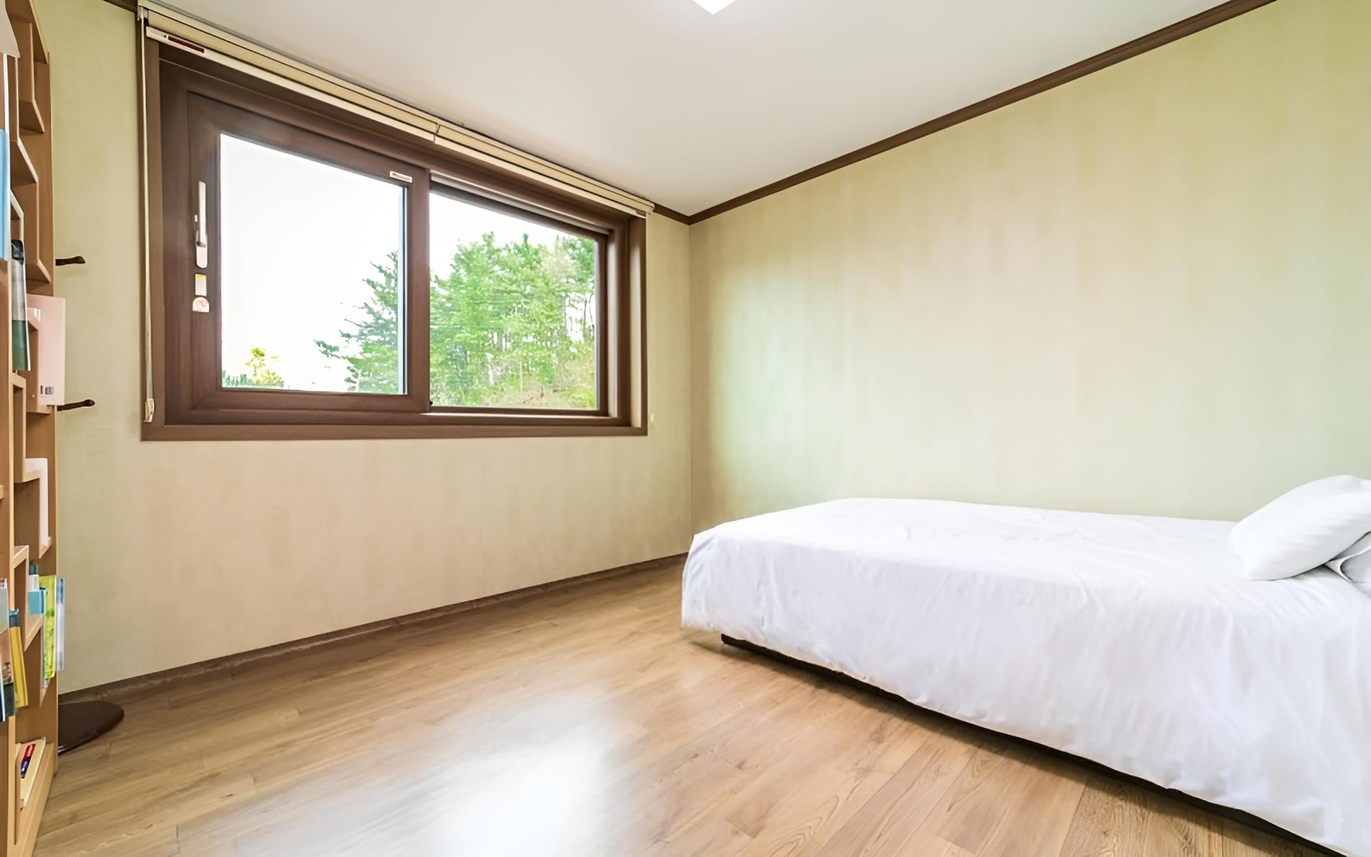 Uljin Dolbit Pension