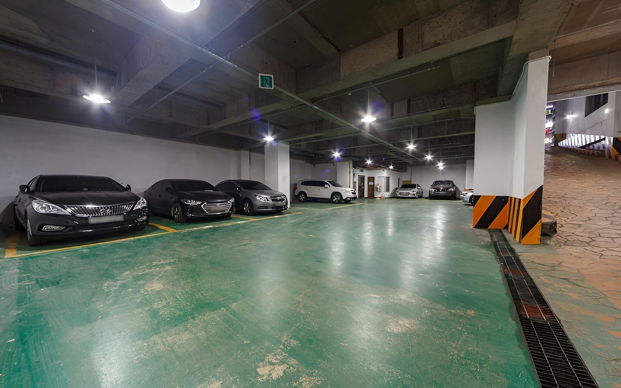 Gwangju Sangmu Alice Business Hotel