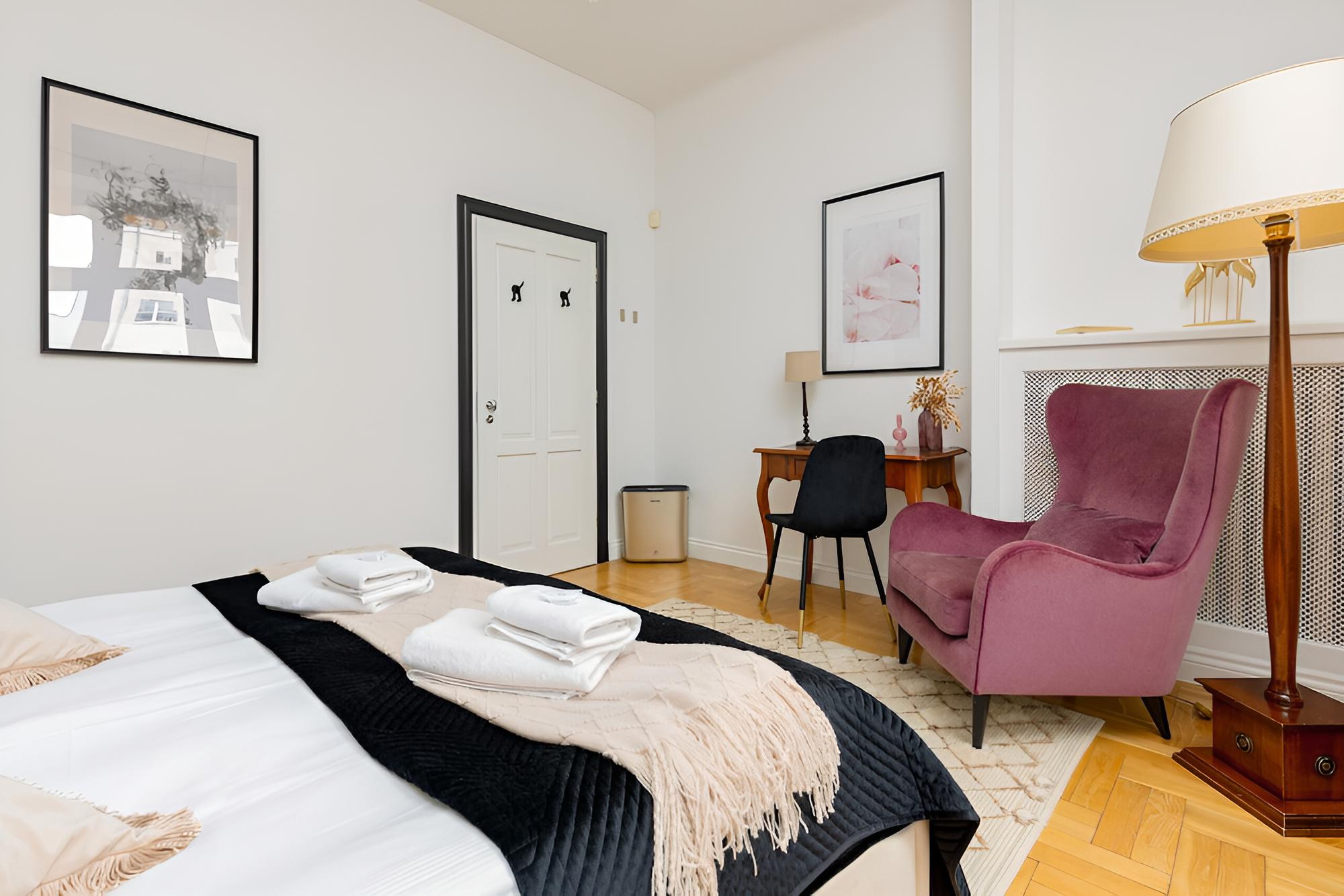 Warsaw Grójecka by Renters Prestige