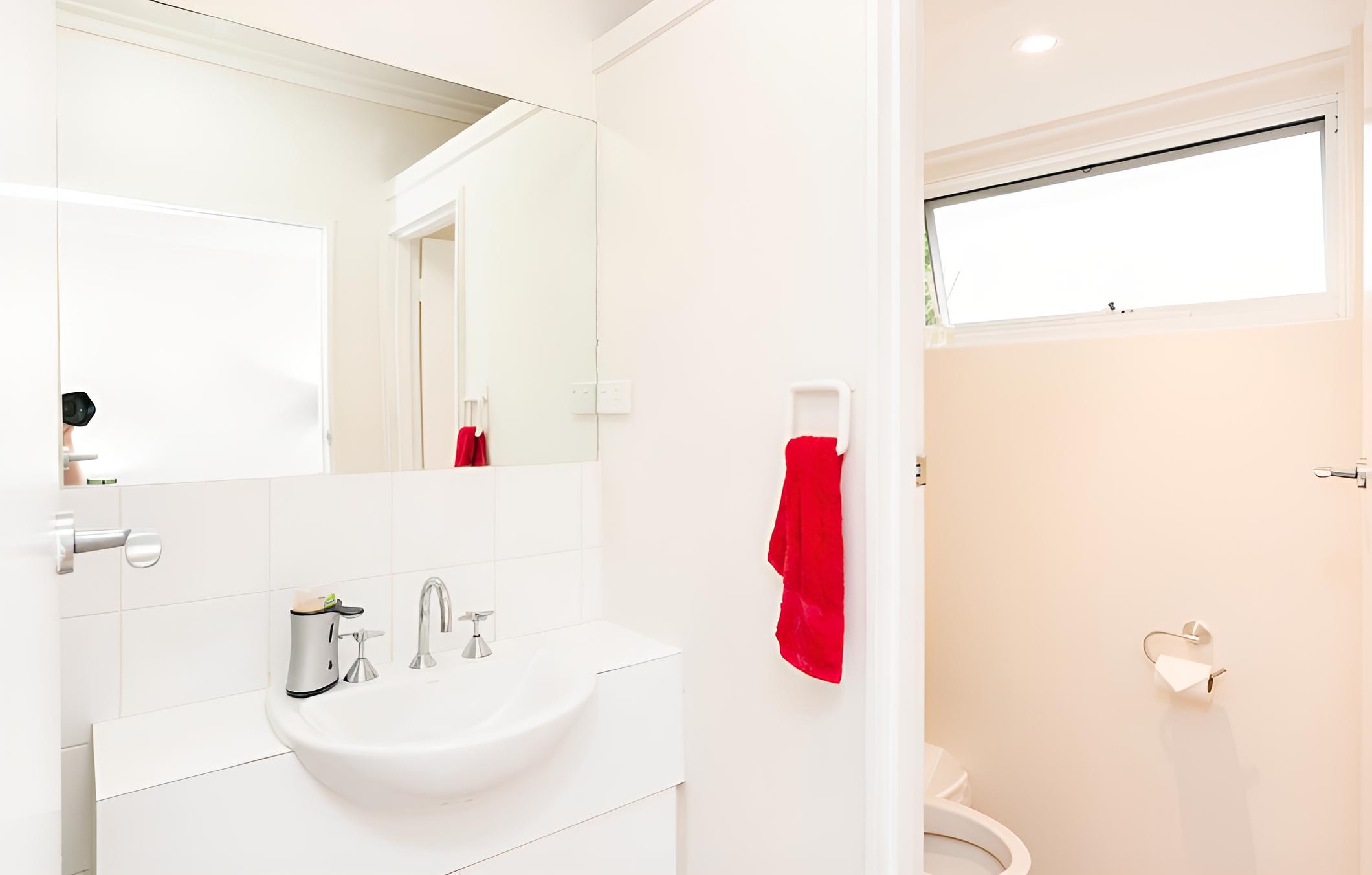 GENIE, 1BDR East Melbourne Studio