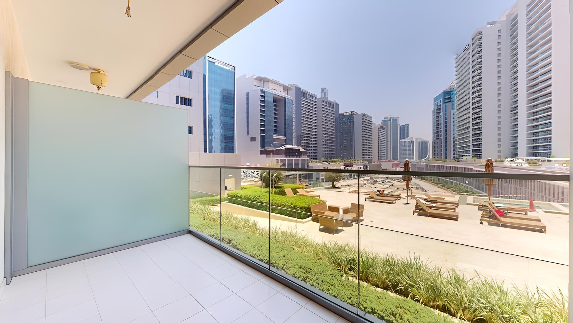Business Bay - Damac Majestine Tower 519