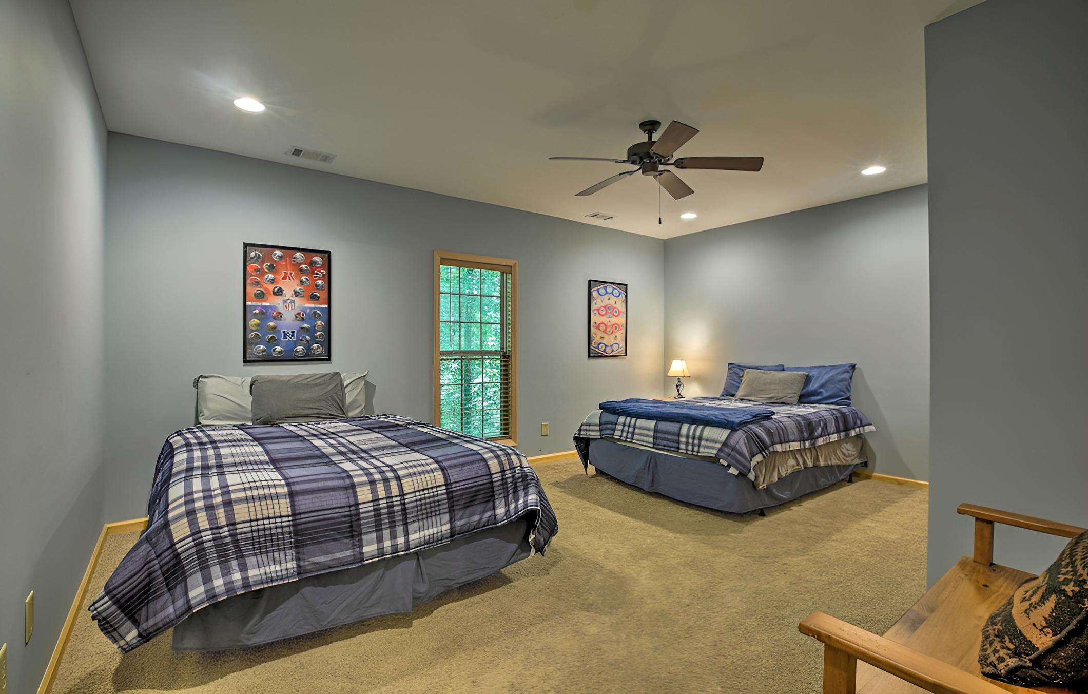 Cozy Cabin w/ Deck, Walk to Wildcat Creek & Dining