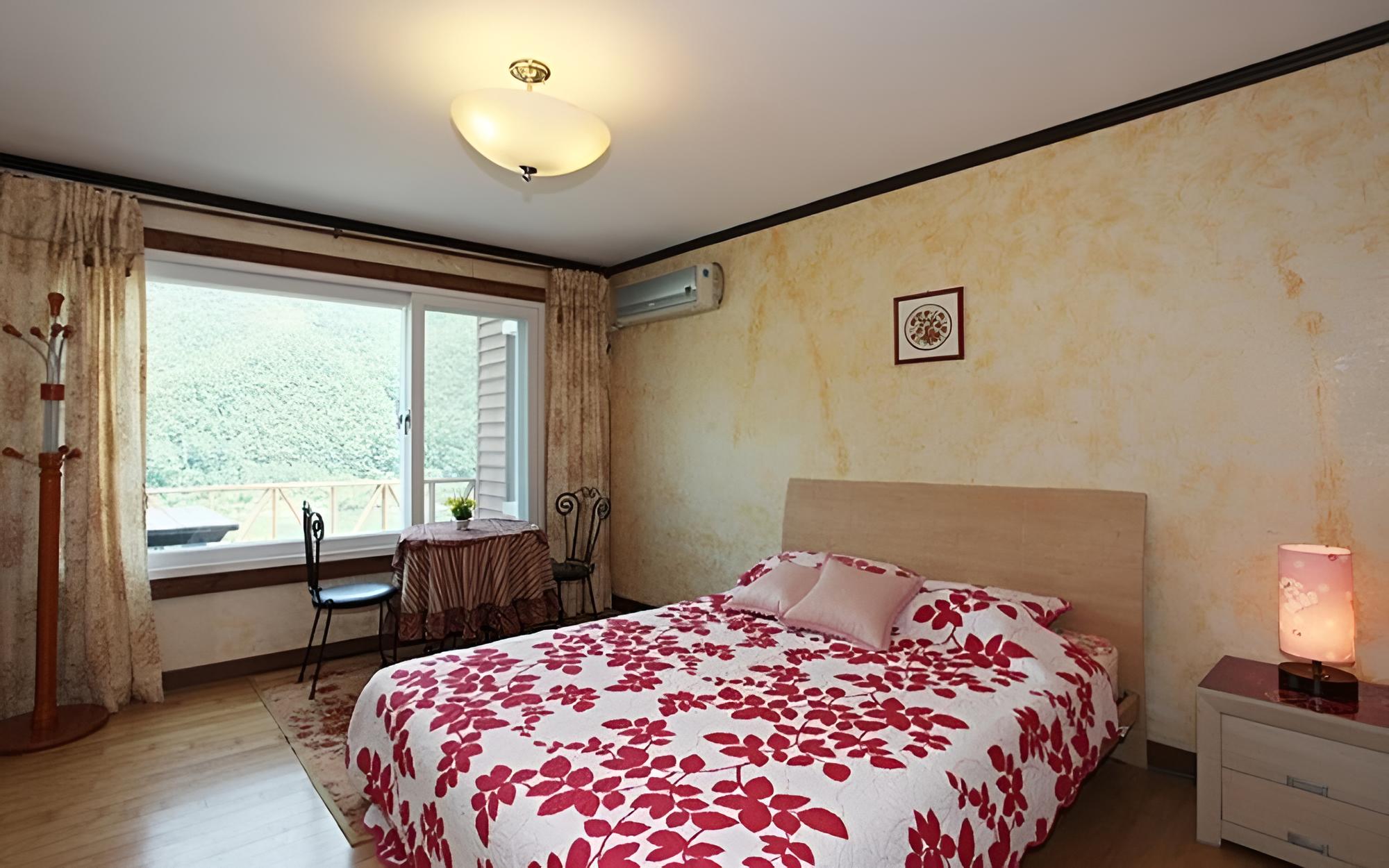 Danyang Fragrant Tree Pension