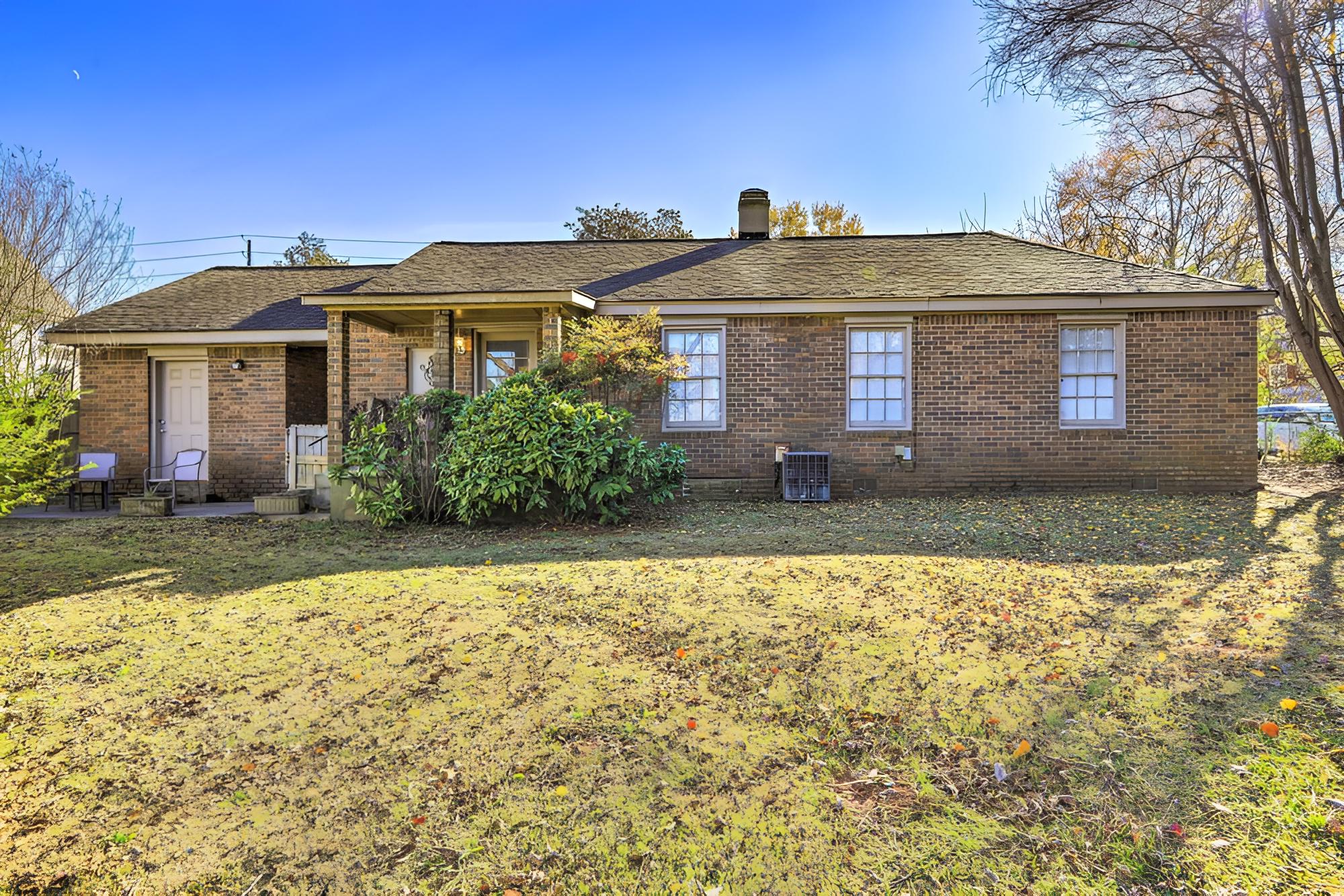 Lutherville Home Close to Shopping + More!