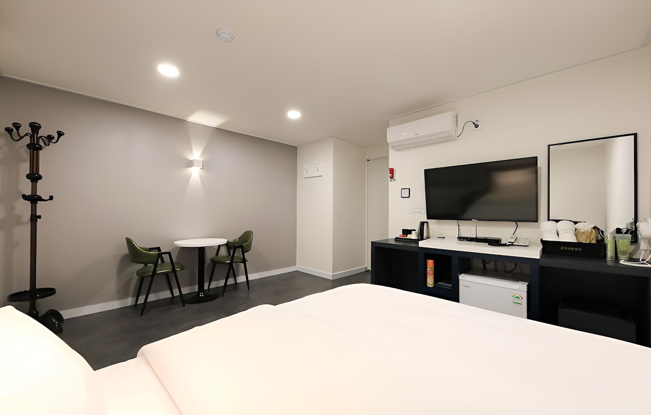 Seosan S Self Check-in Hotel