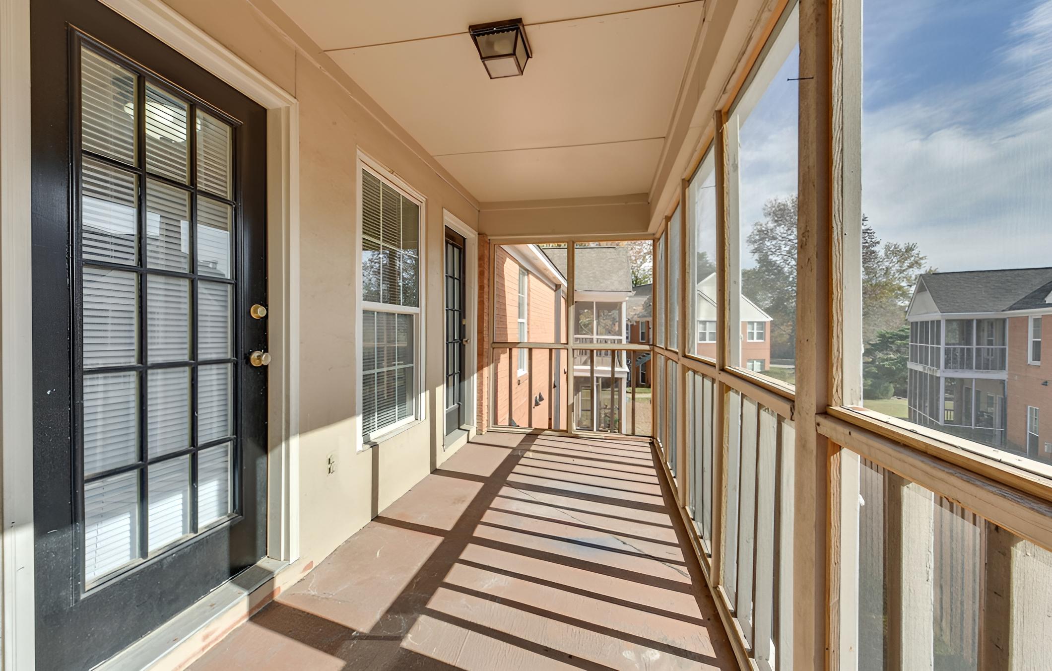 Baton Rouge Condo w/ Balcony, Fireplace & Pool!