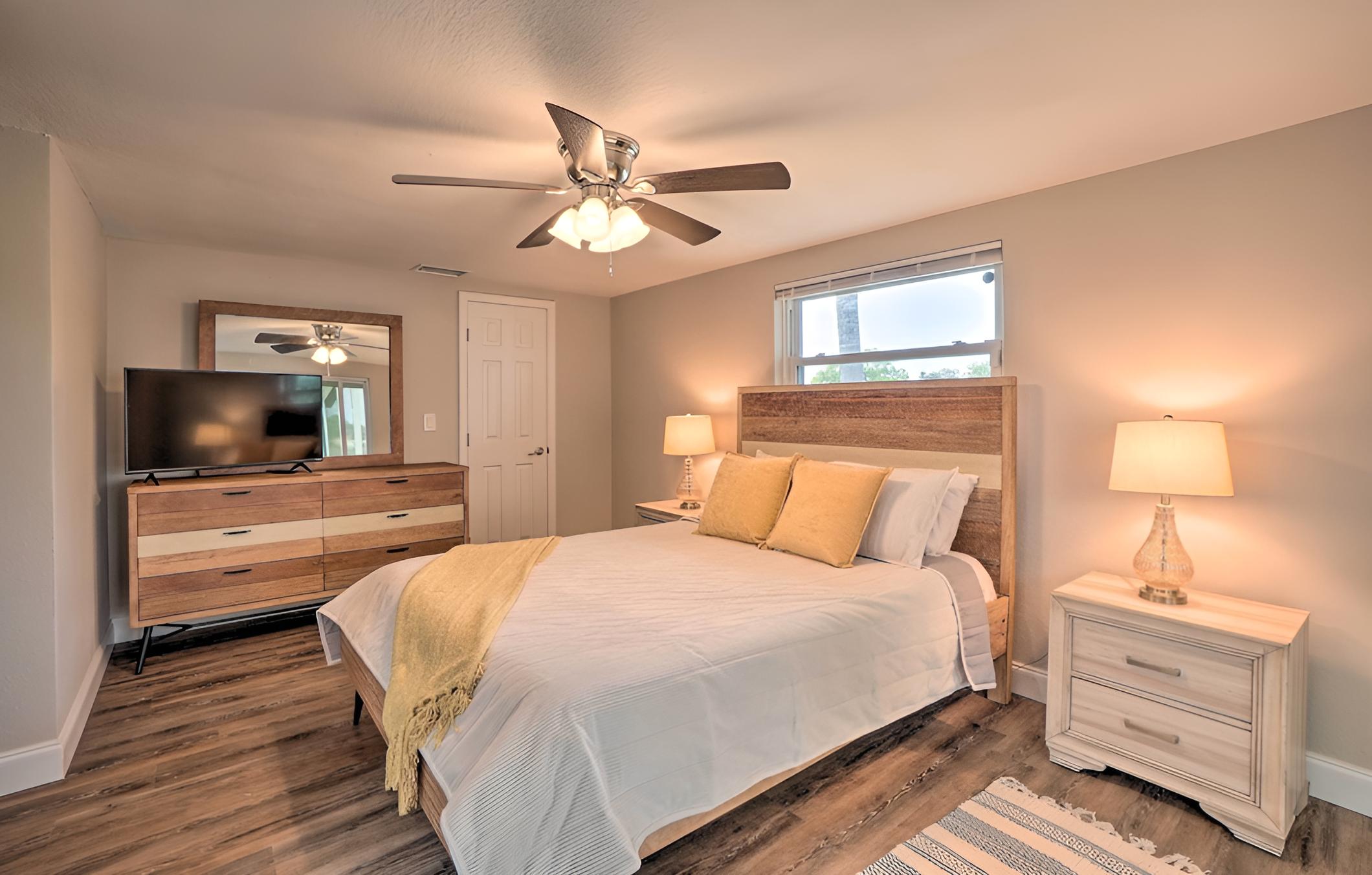 Beautiful Holiday Home w/ Dock & Furnished Lanai!