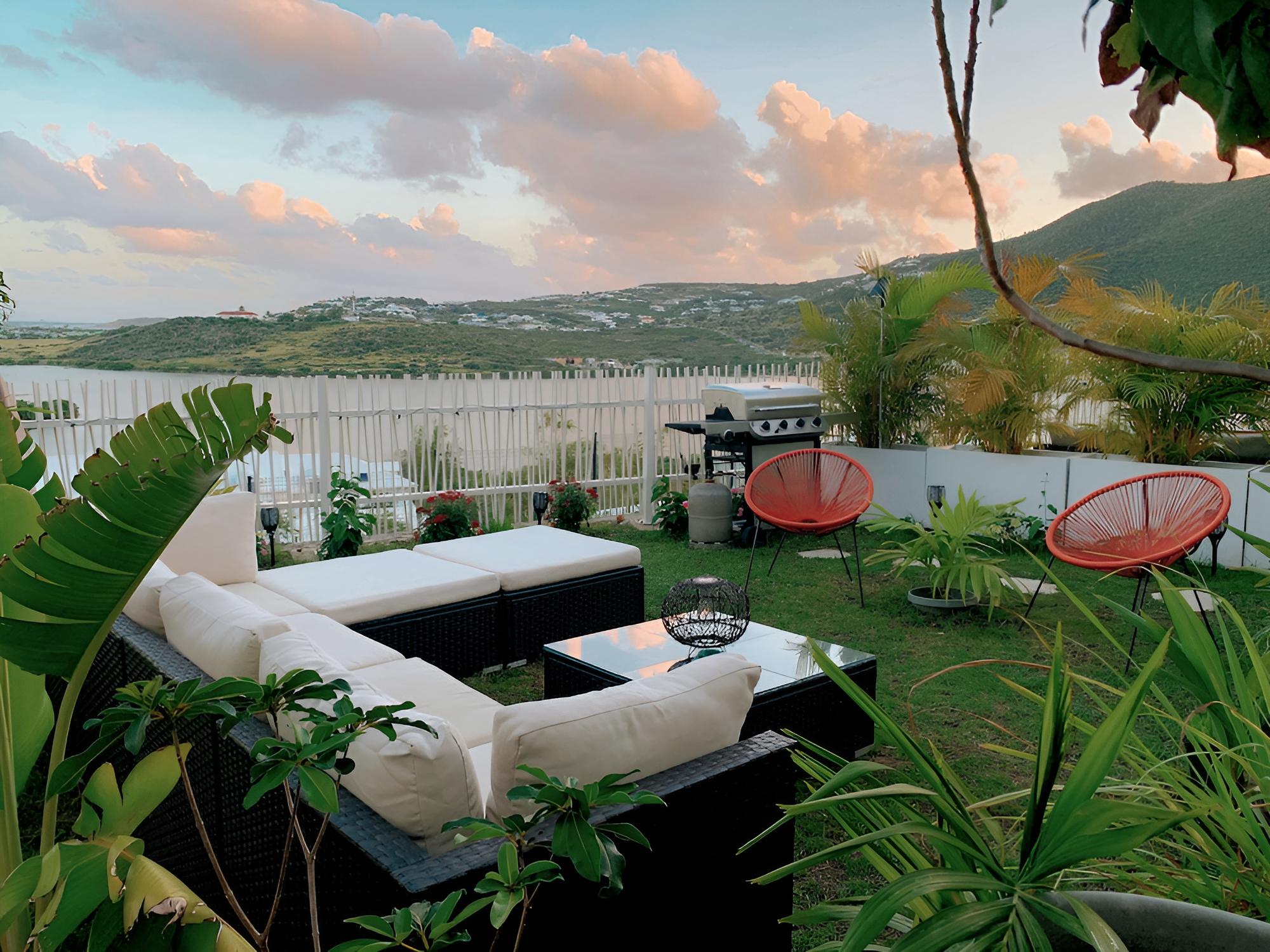 Modern 4 Bedr 2.5 Bathr House With Sea View