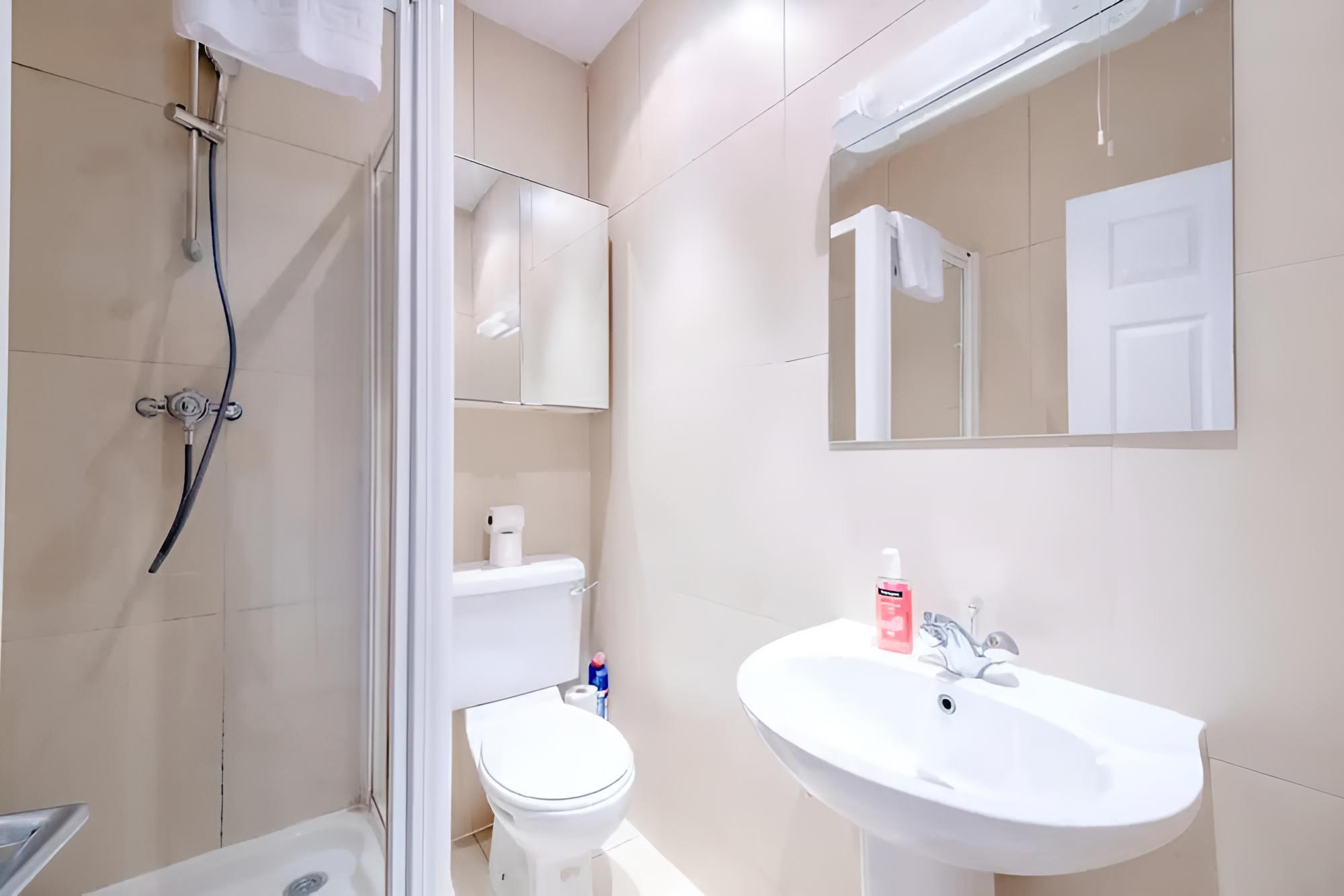 Central & Compact 1BD - 5min Walk to Paddington photo 4