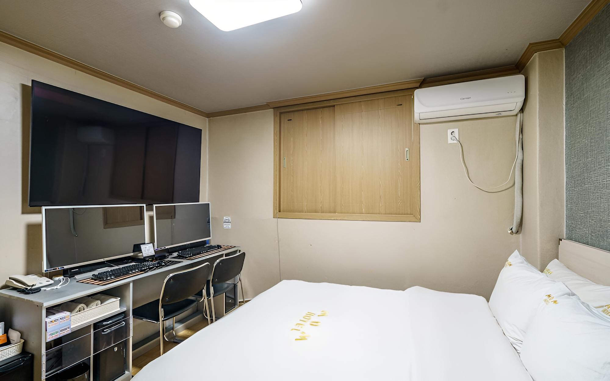 Suwon Station Hotel MOM