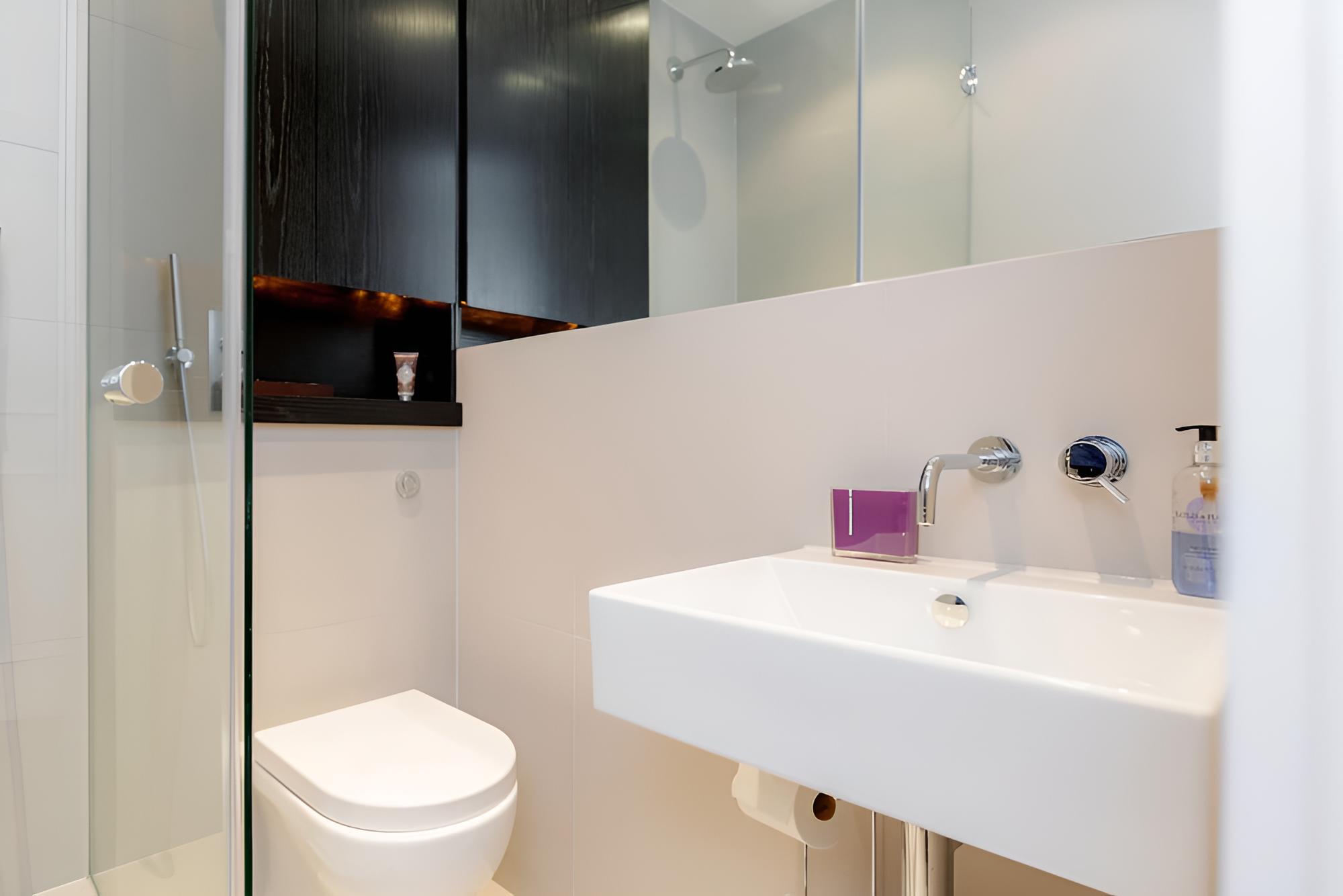 Olympia 2 Bed Duplex by BaseToGo