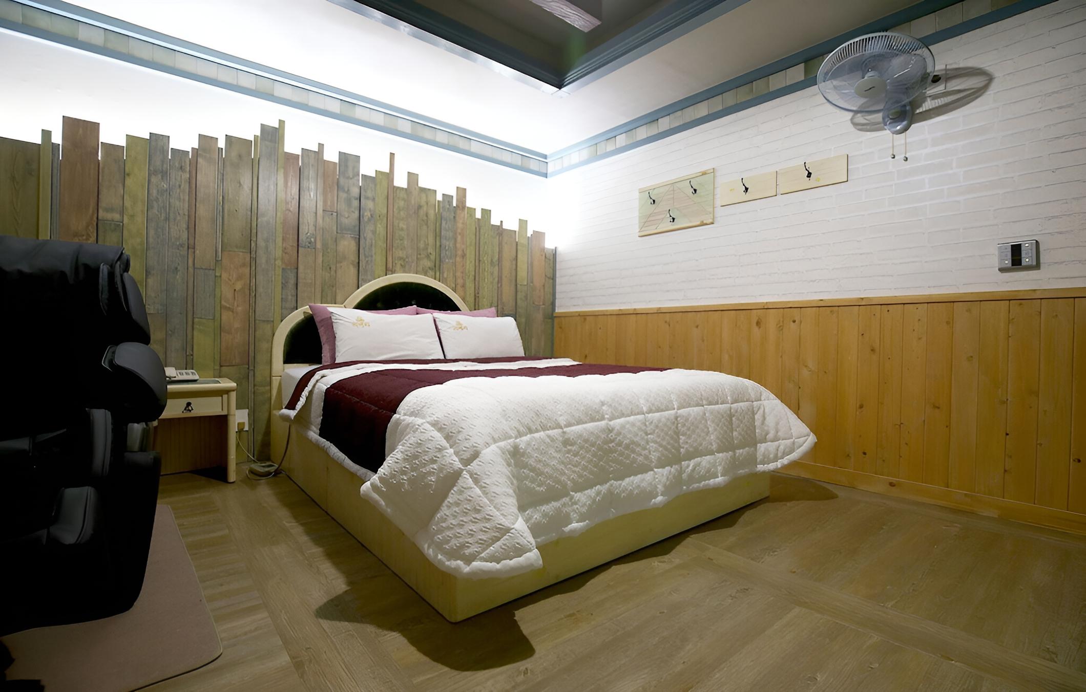 Photo 24