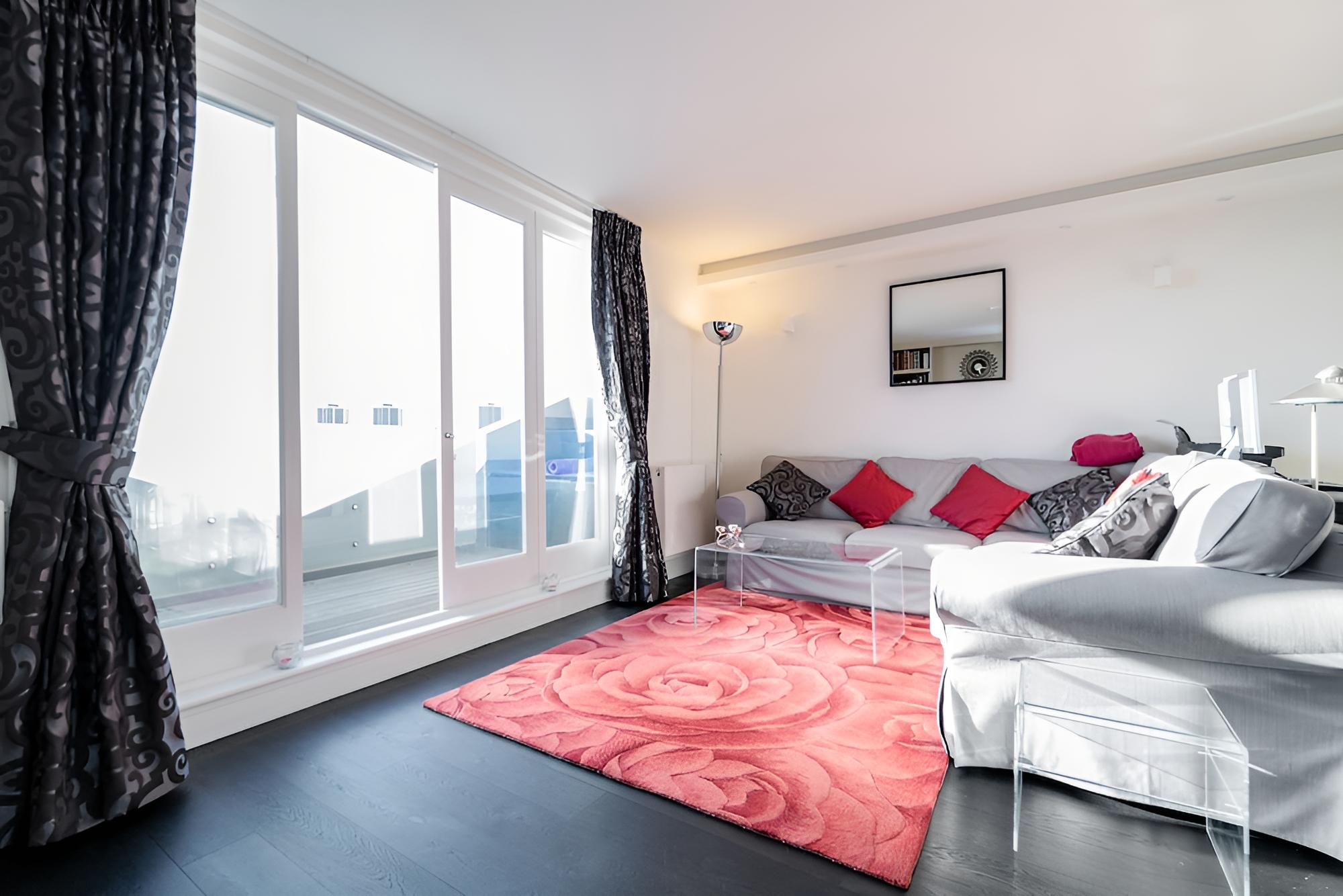 Olympia 2 Bed Duplex by BaseToGo